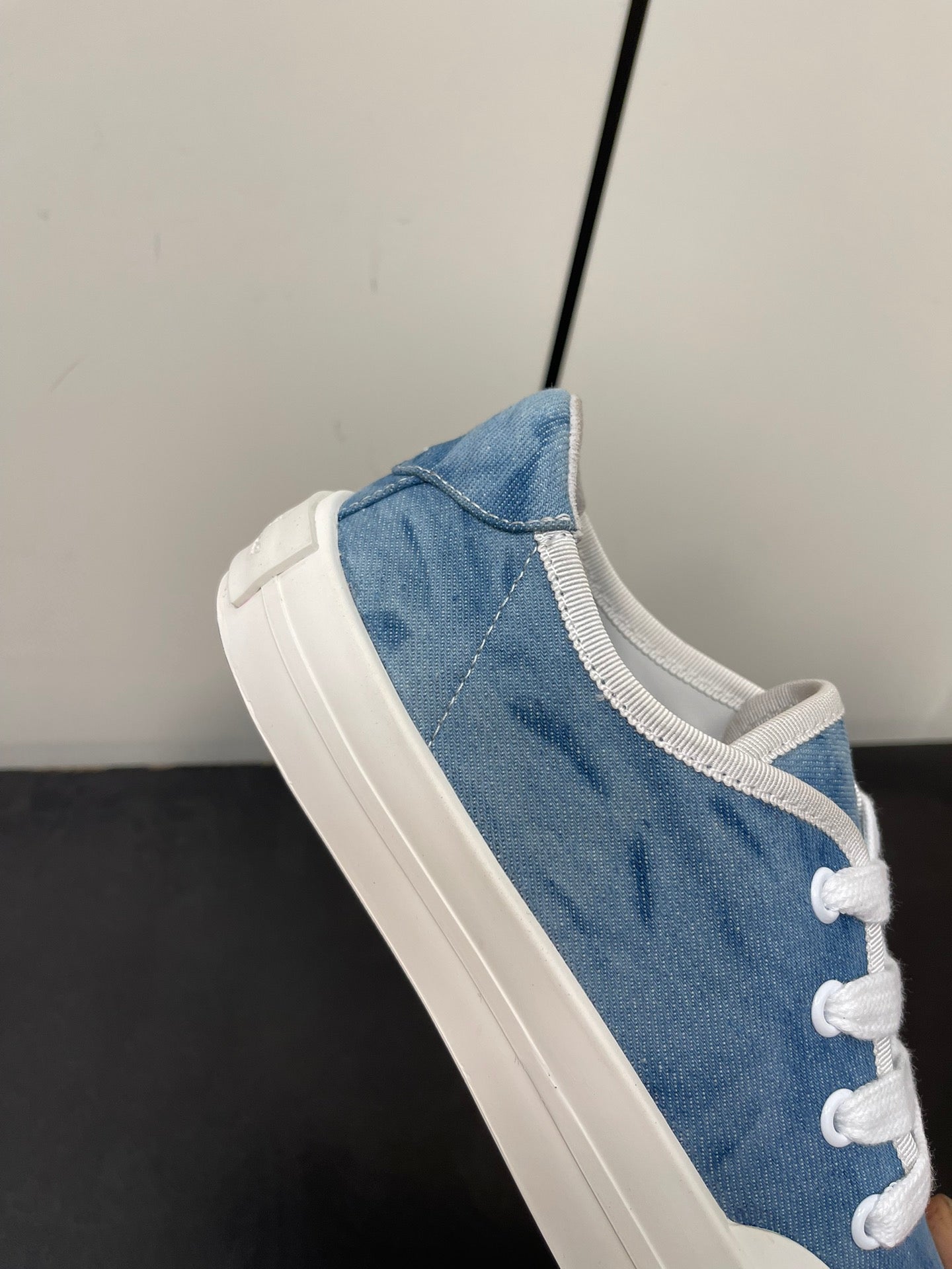 LP CLASSIC BISCUIT SNEAKER SKY CALFSKIN、mysite、Cacoeks