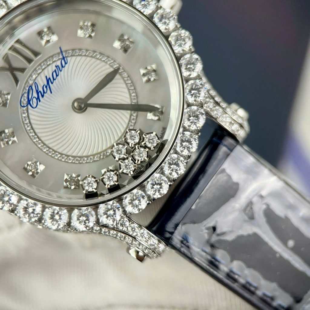 Đồng Hồ Nữ Chopard Chế Tác Đính Kim Cương Moissanite Hong Kong 34mm (1)