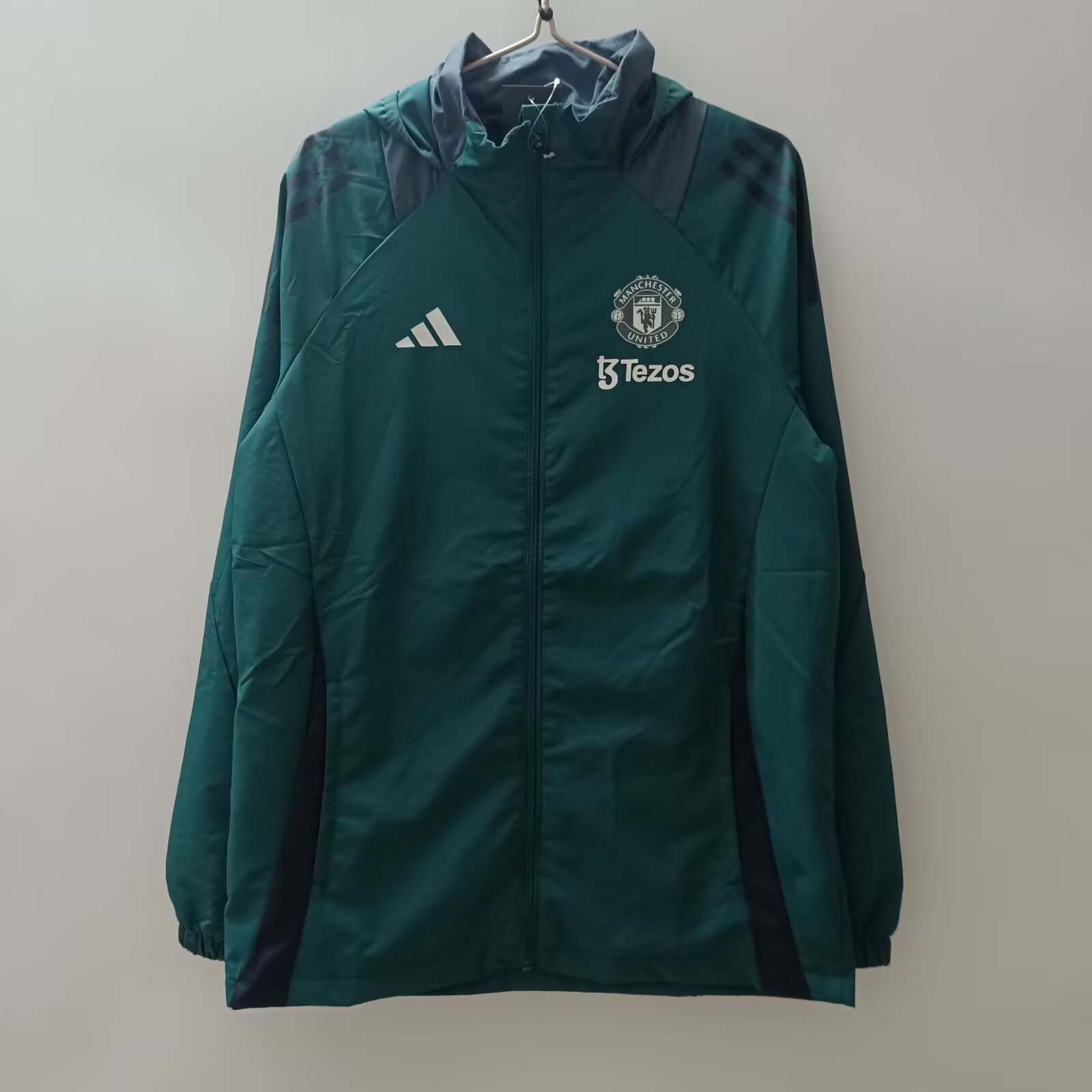 2024/2025 Manchester United Windbreaker Green Football Shirt 1:1 Thai Quality:football jersey mysite: unitedjerseyfootball 邓江浪:football