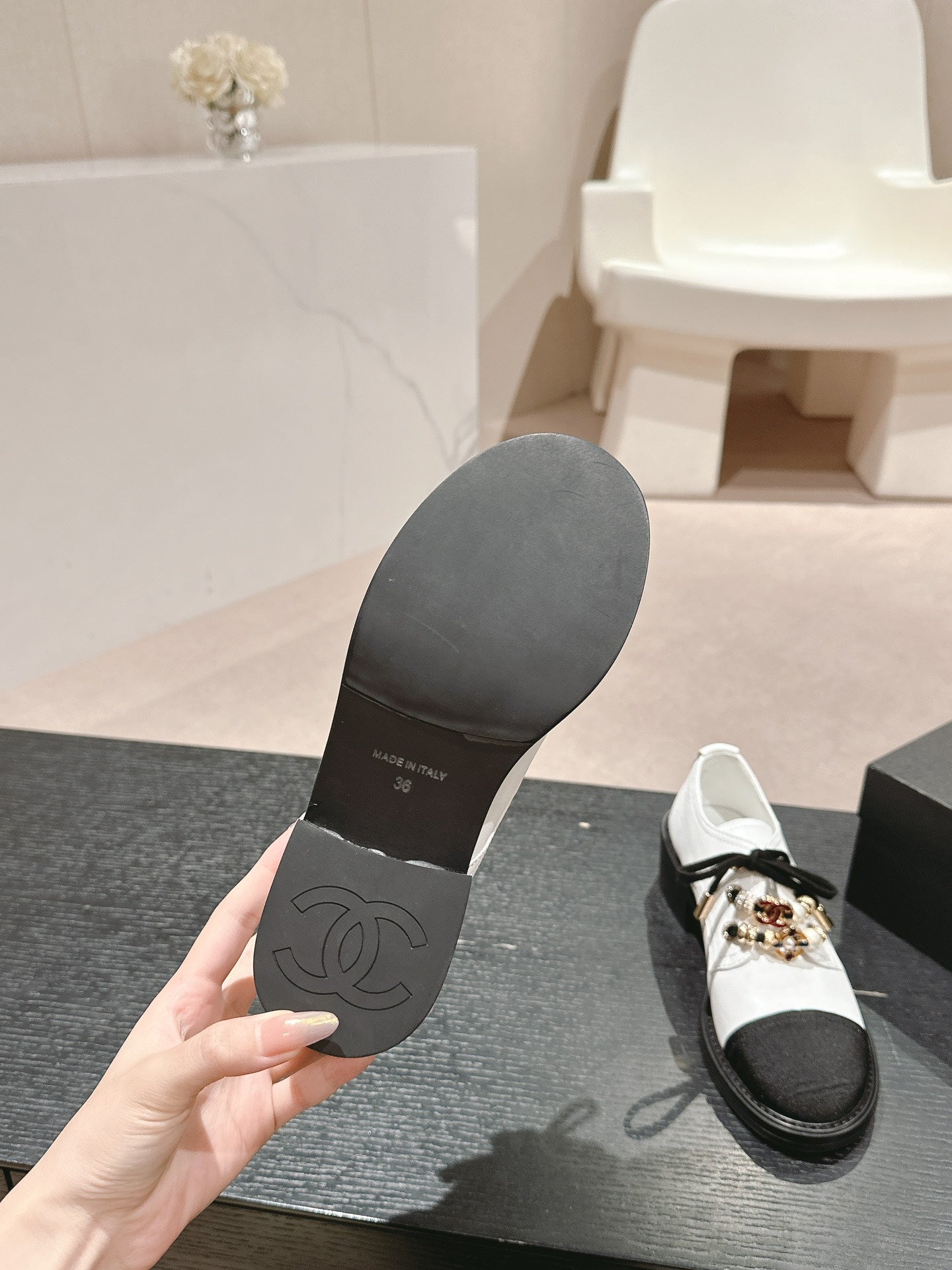 OXFORD SHOES WHITE MIX BLACK SHEEPSKIN、mysite、Cacoeks