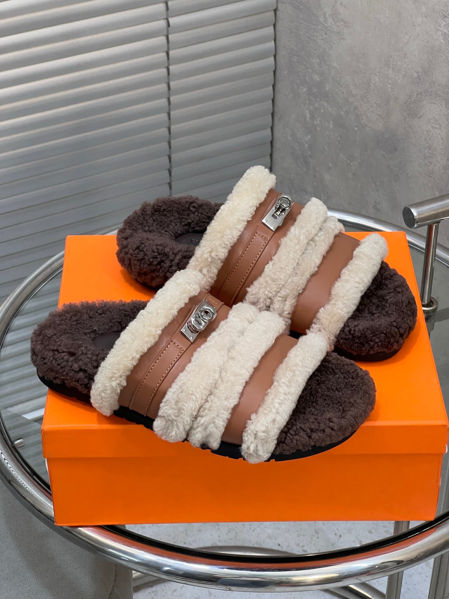 HM 25S SANDAL IN BEIGE WOOL AND BROWN LAMBSKIN WITH SILVER HARDWARE、mysite、Cacoeks