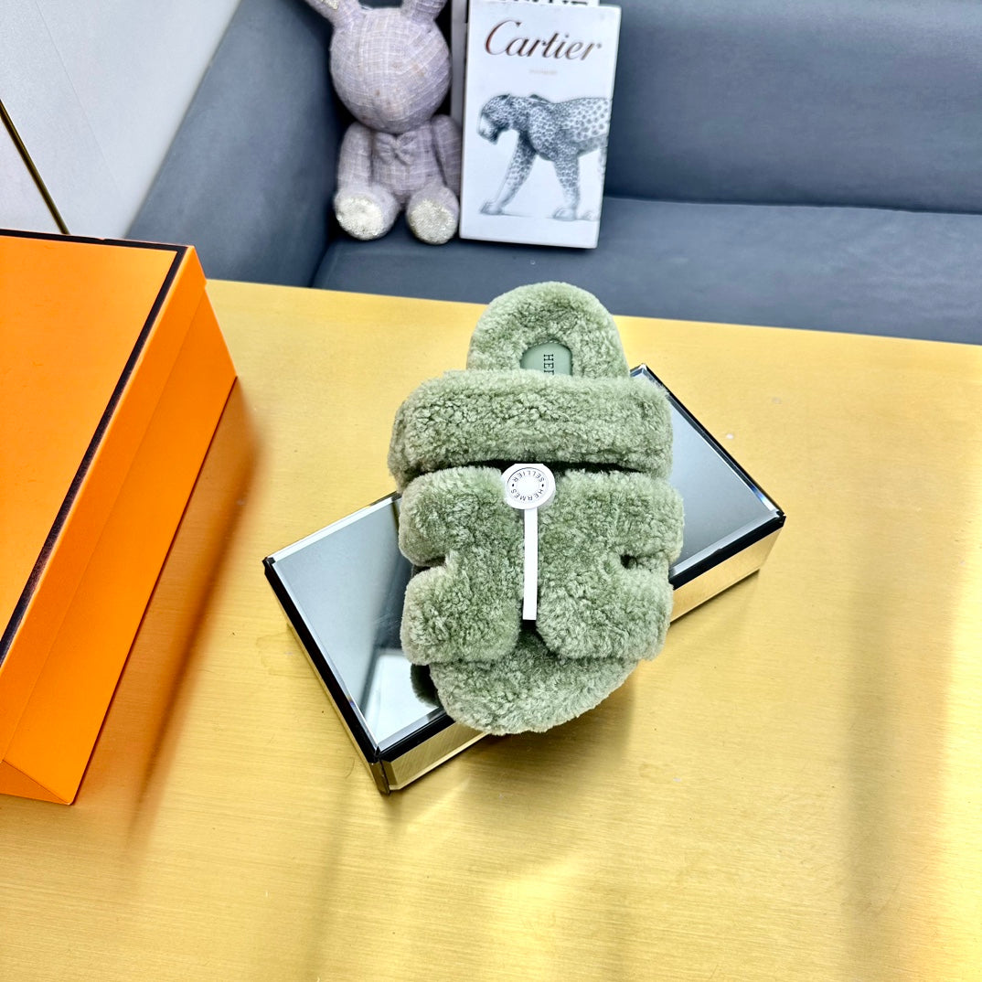 CHYPRE SANDAL IN JADE GREEN SHEARLING、mysite、Cacoeks