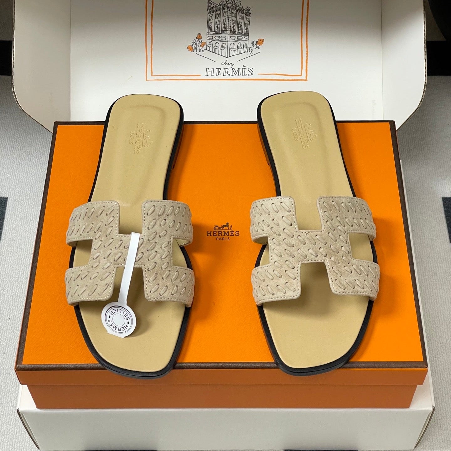 HM 25S ORAN SANDAL IN BEIGE SUEDE AND LAMBSKIN、mysite、Cacoeks