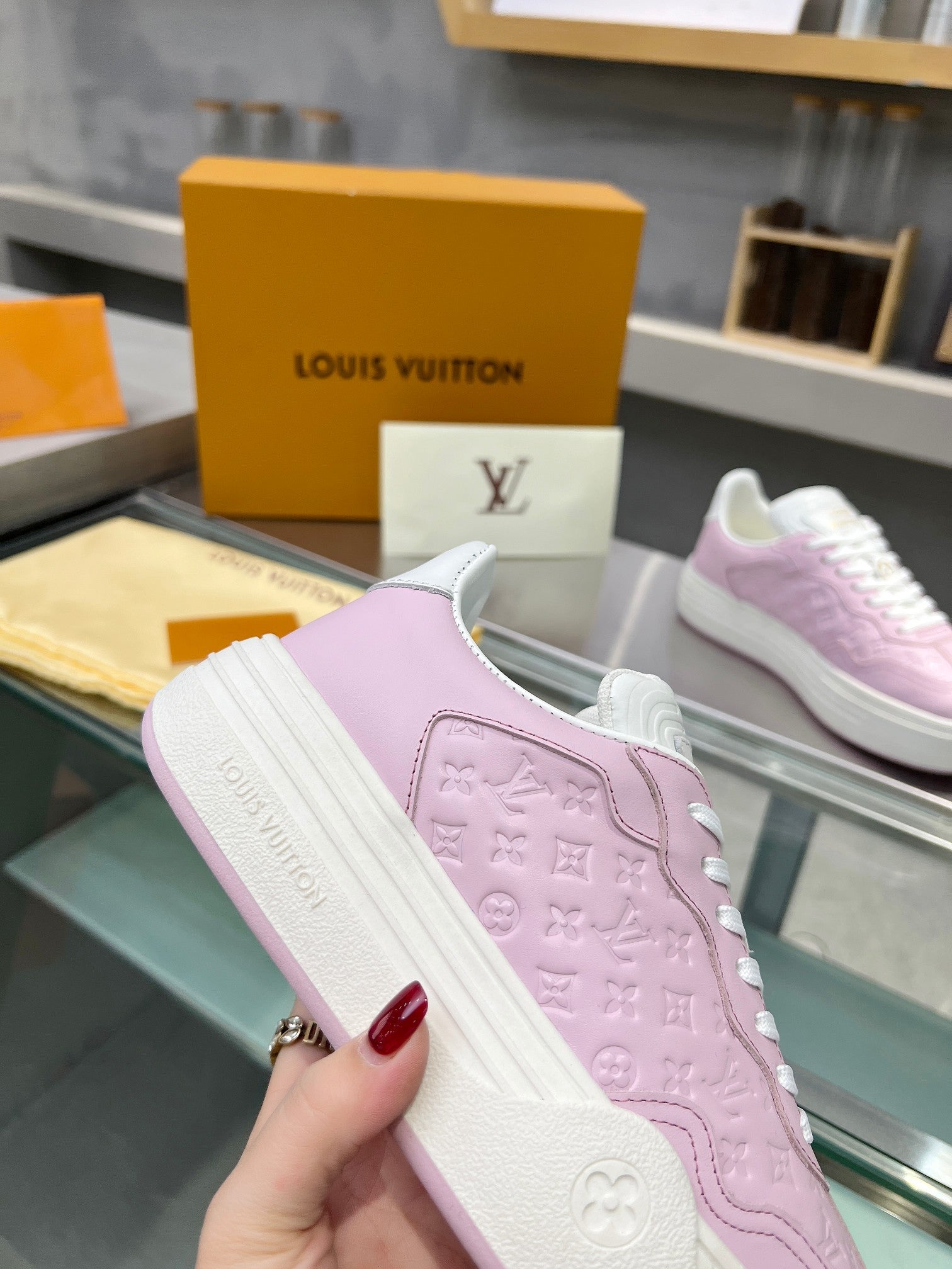 LV WOMEN GROOVY PLATFORM IN LIGHT PINK EMBOSSED CALFSKIN、mysite、Cacoeks
