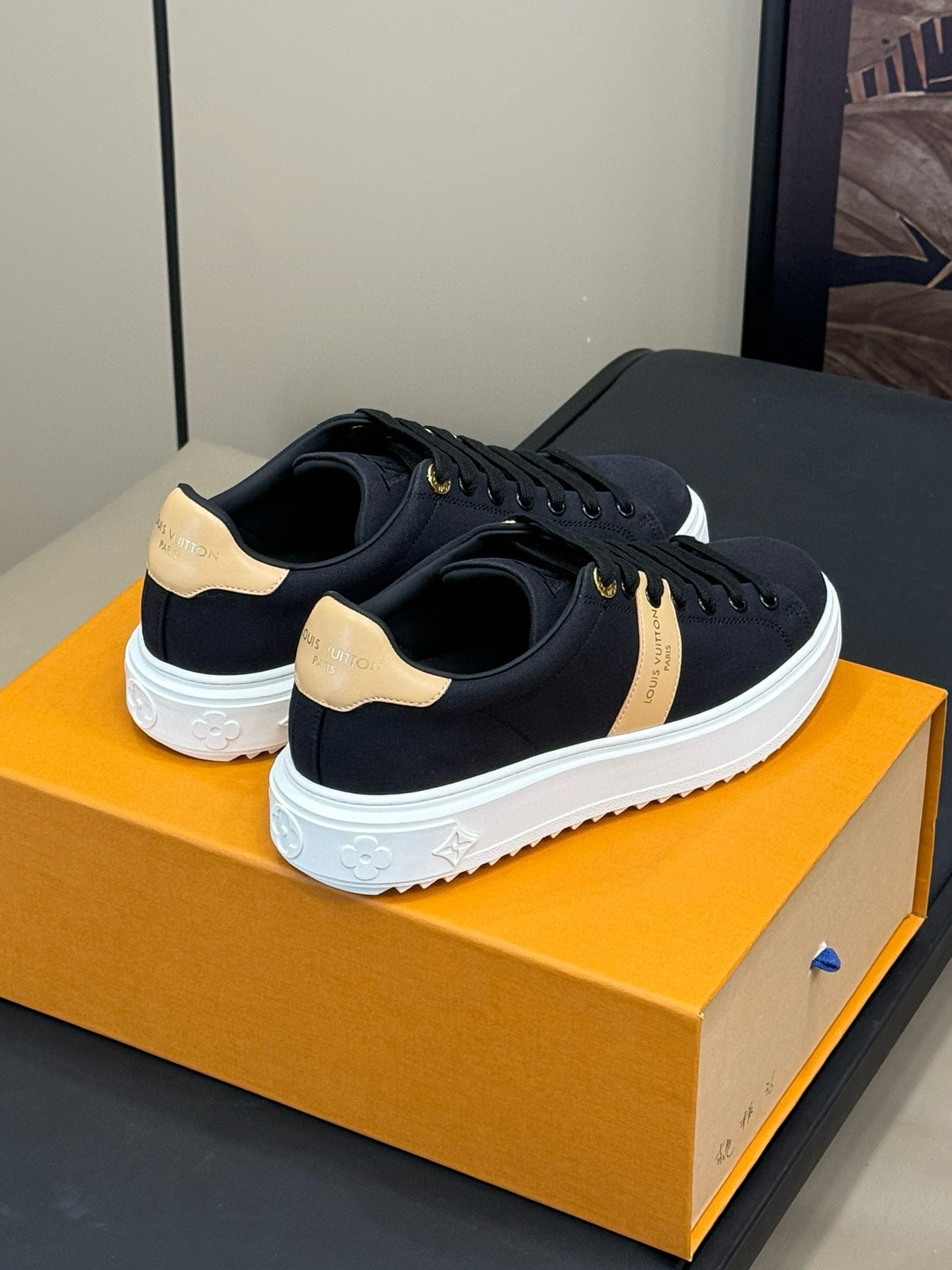 LV TIME OUT SNEAKER IN BLACK MIX MACAROON GOLD CANVAS、mysite、Cacoeks