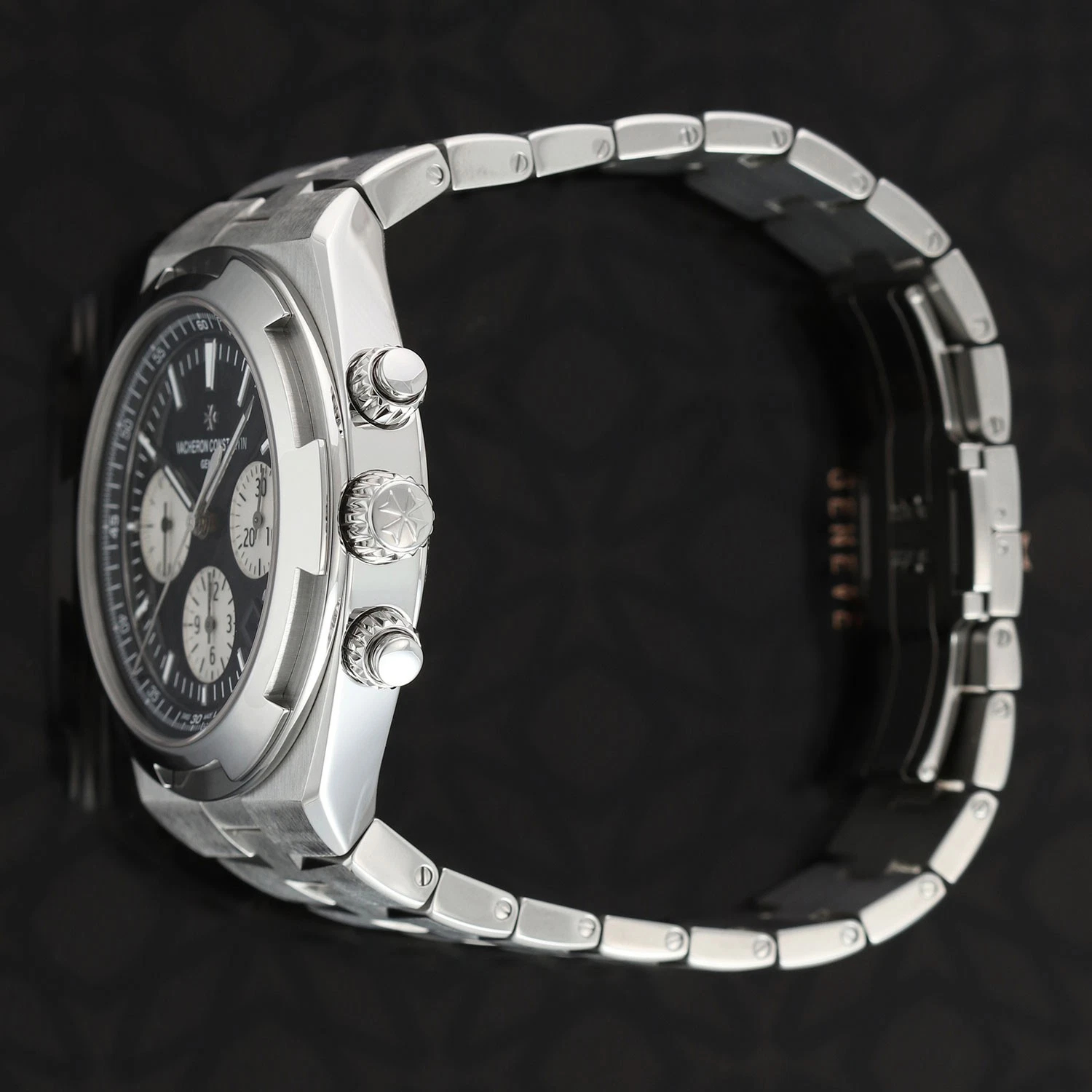 Vacheron Constantin Overseas Ref. 5520V/210A-B481 Super Clone Watch – Green Dial Stainless Steel Fake Replica