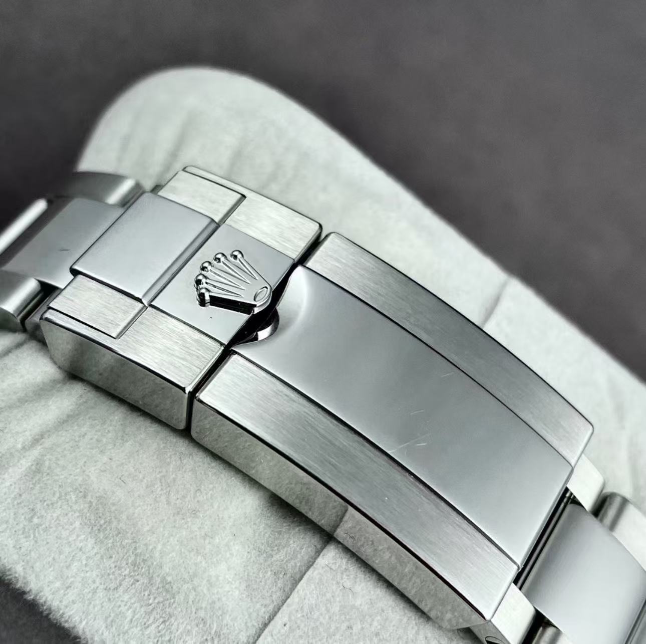 Rolex Yacht Master BlueDial Super Clone SwissReplica Watch Ref 126622 3235 Swiss Movement