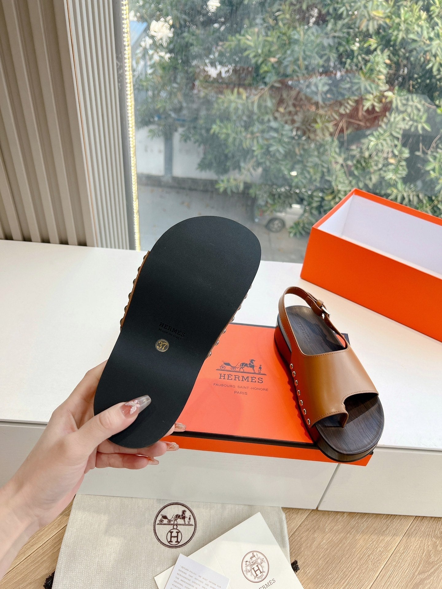 FLAT SANDAL IN BRONZE BROWN CALFSKIN、mysite、Cacoeks