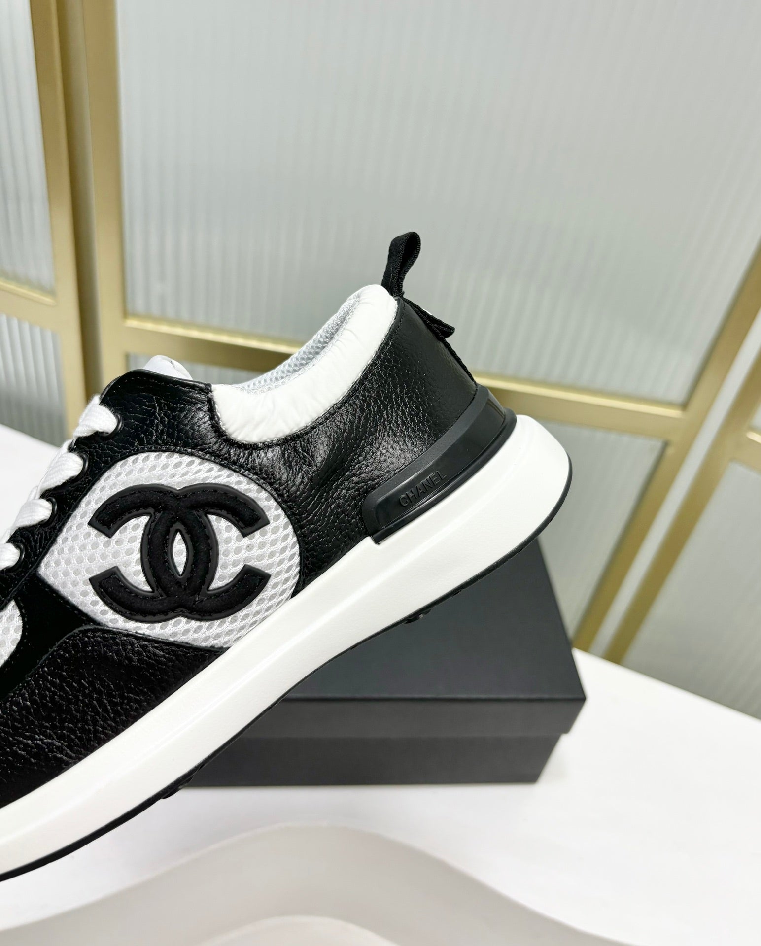 SNEAKER IN BLACK CALFSKIN AND GREY BREATHABLE MESH、mysite、Cacoeks