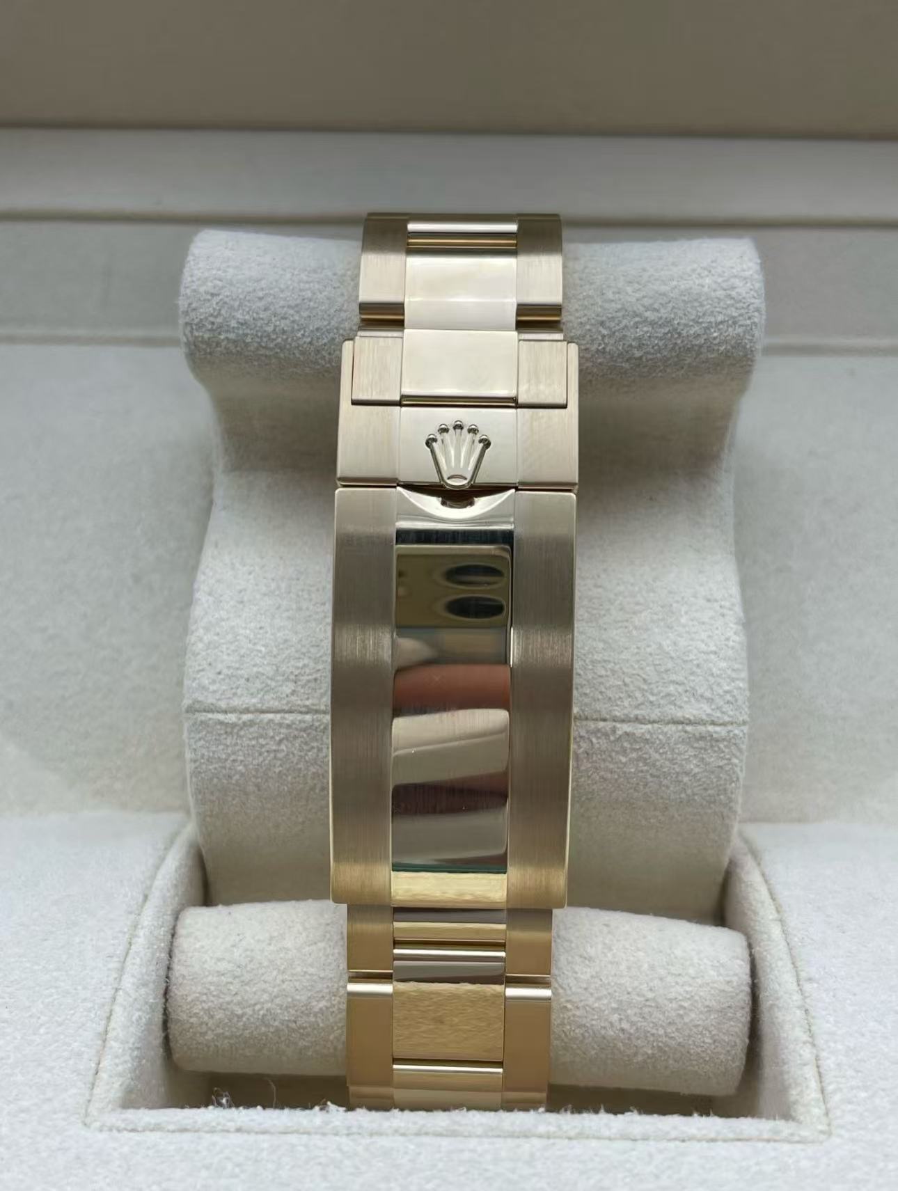 Rolex Submariner Super Clone Swiss ReplicaWatch 18kGold Ref 126618LN 3235 SwissMovement