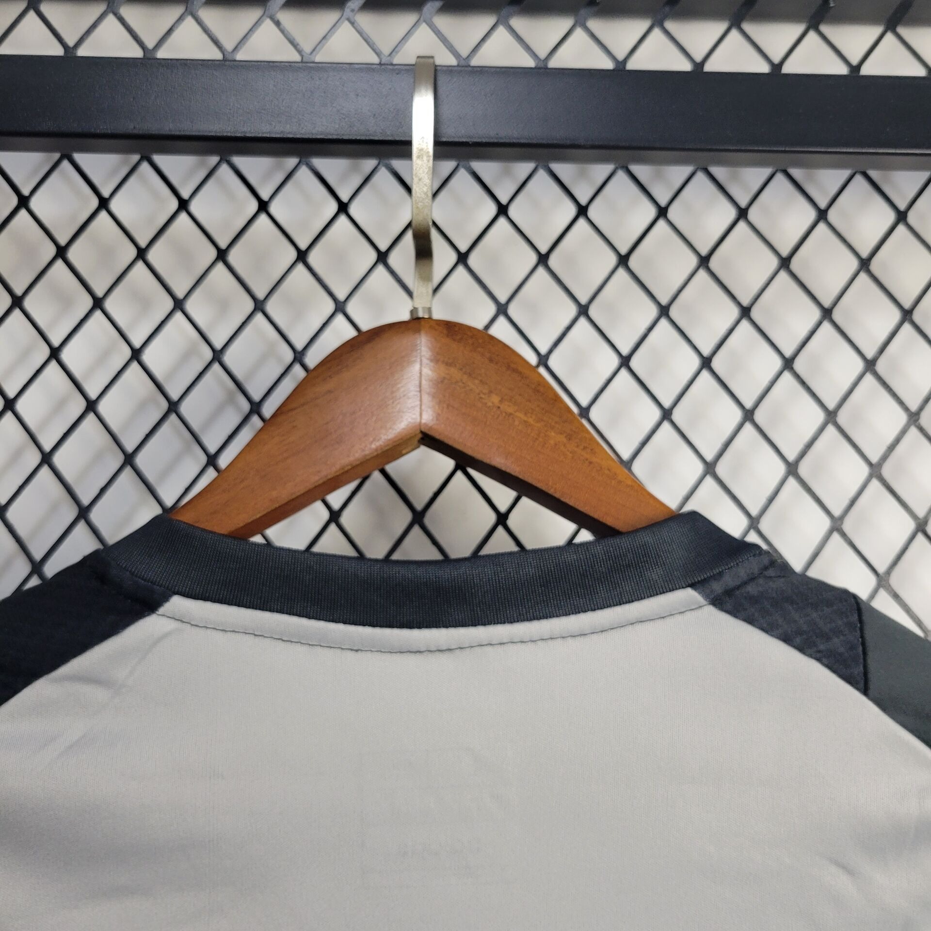 ManixJersey.com | Benfica 24-25 Grey Training Jersey - Fans Version -Customize Name, Number and Patch | Worldwide Shipping