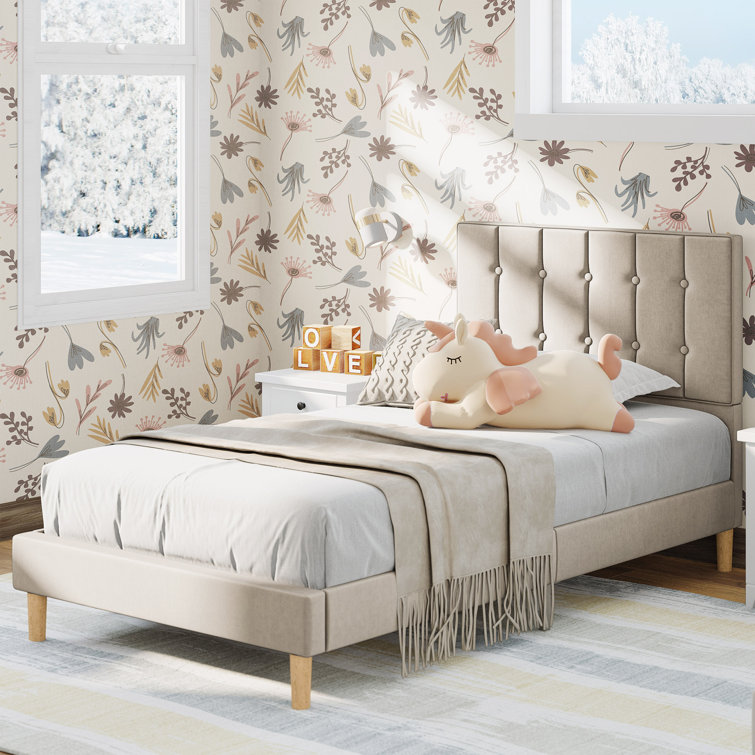 Gurit Upholstered Bed