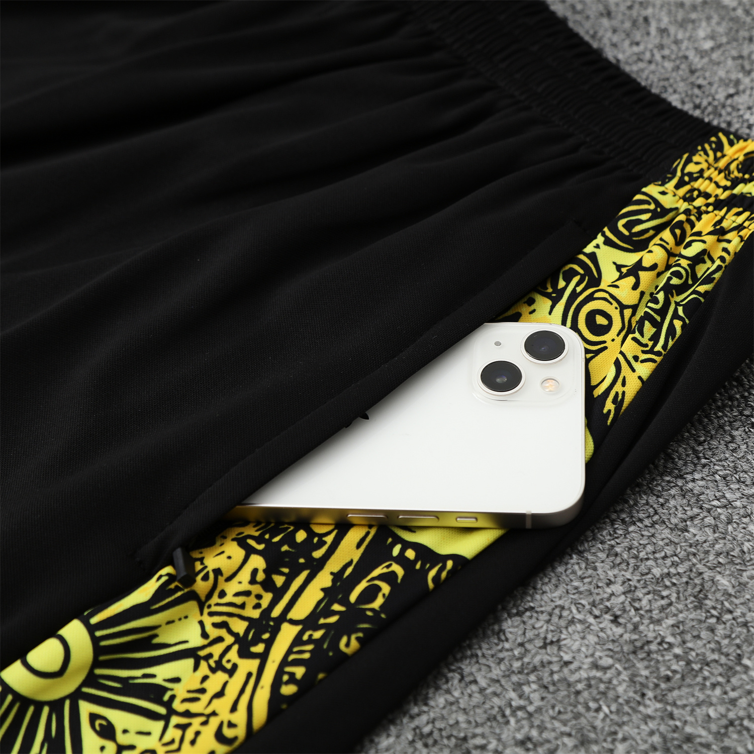 UltraTrikot-Brazil 25-26 Yellow Jesus Statue Vest Training Set - Yellow Vest & Black Shorts