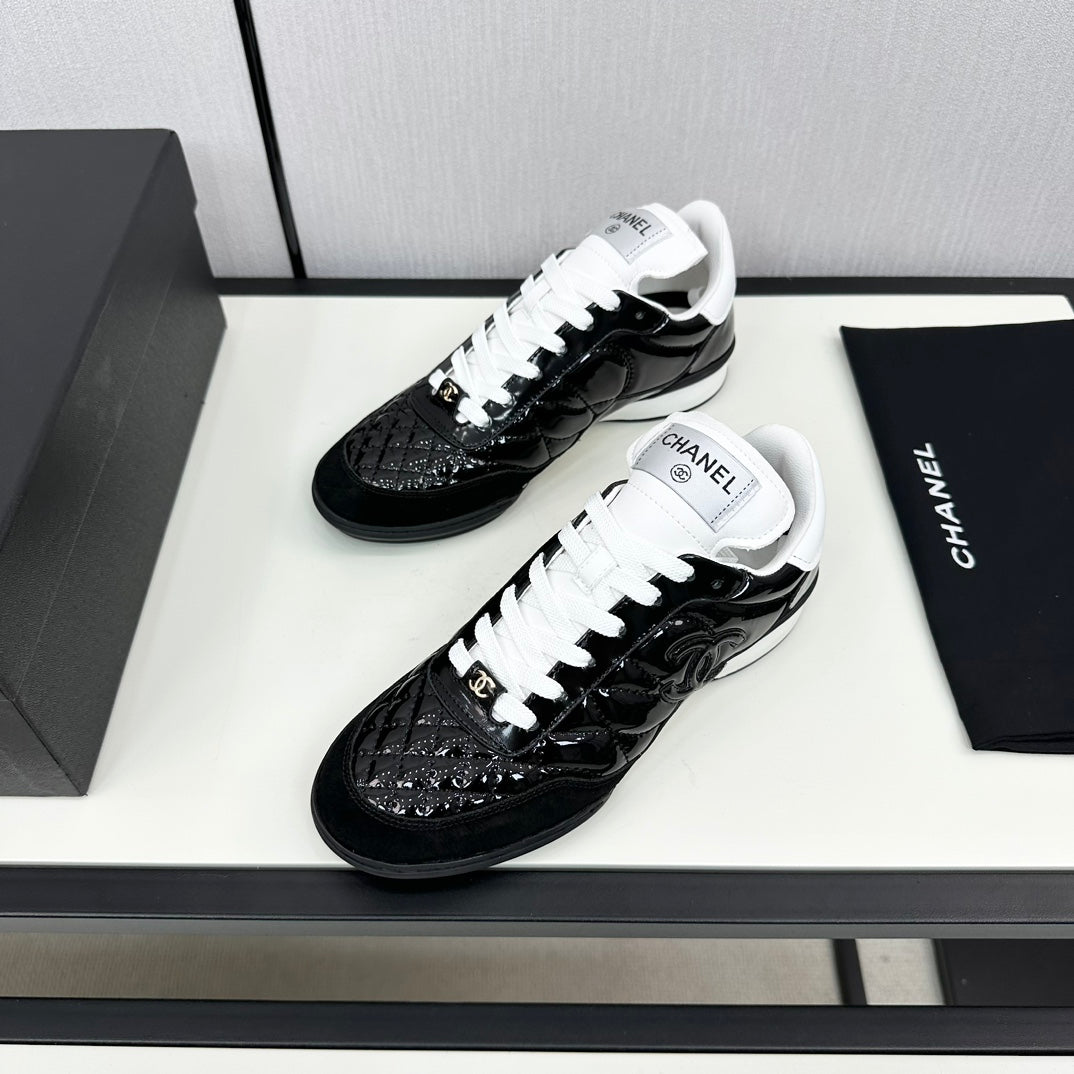 SPORTS SHOES IN GLOSSY BLACK CALFSKIN、mysite、Cacoeks