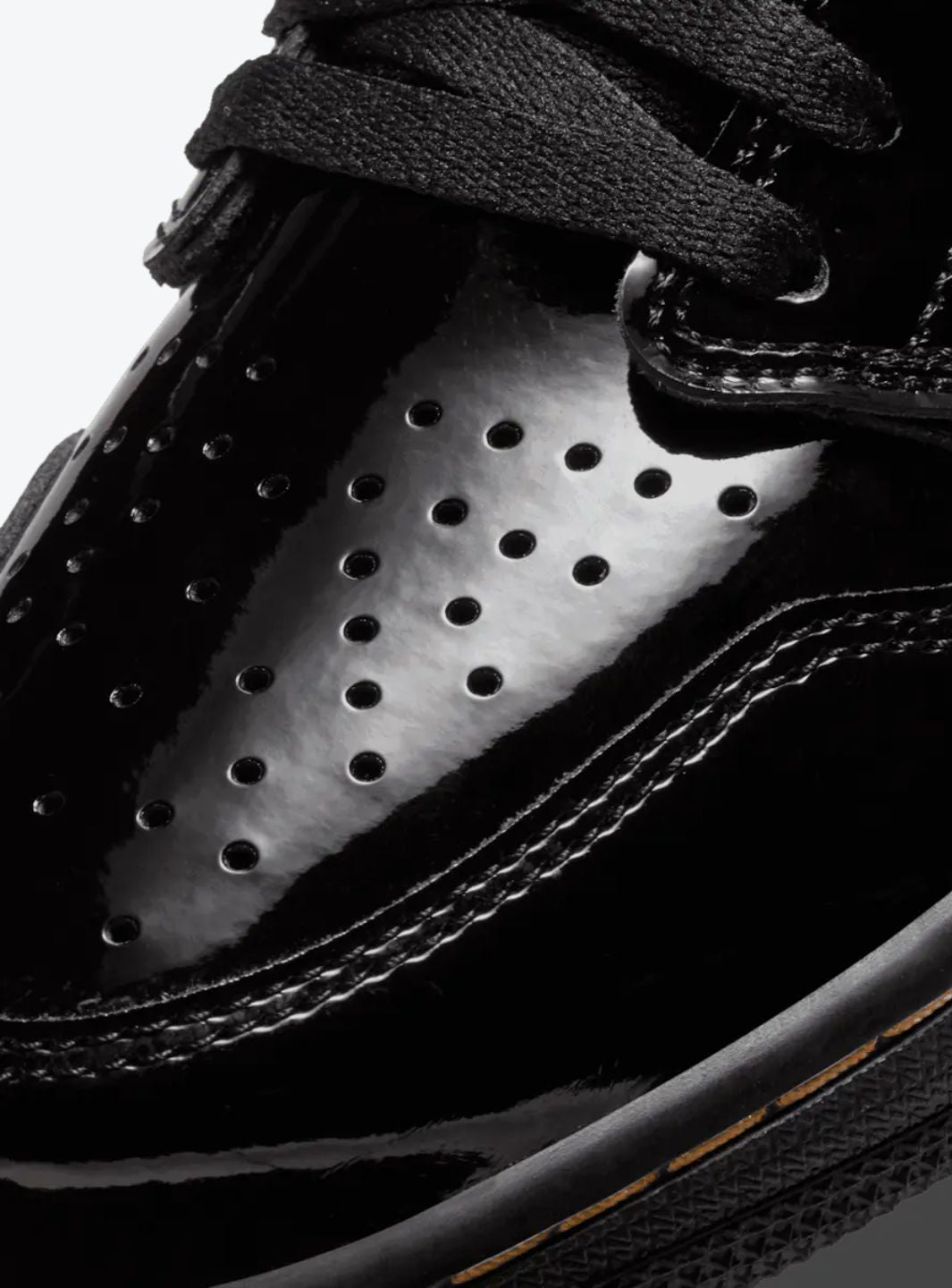 Air Jordan 1 Retro High Black Metallic Gold (2020)、JORDAN、Cacoeks