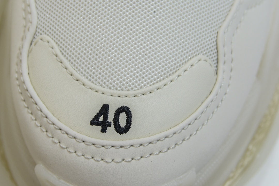 Balenciaga Triple S Sneaker in White Beige、mysite、Cacoeks