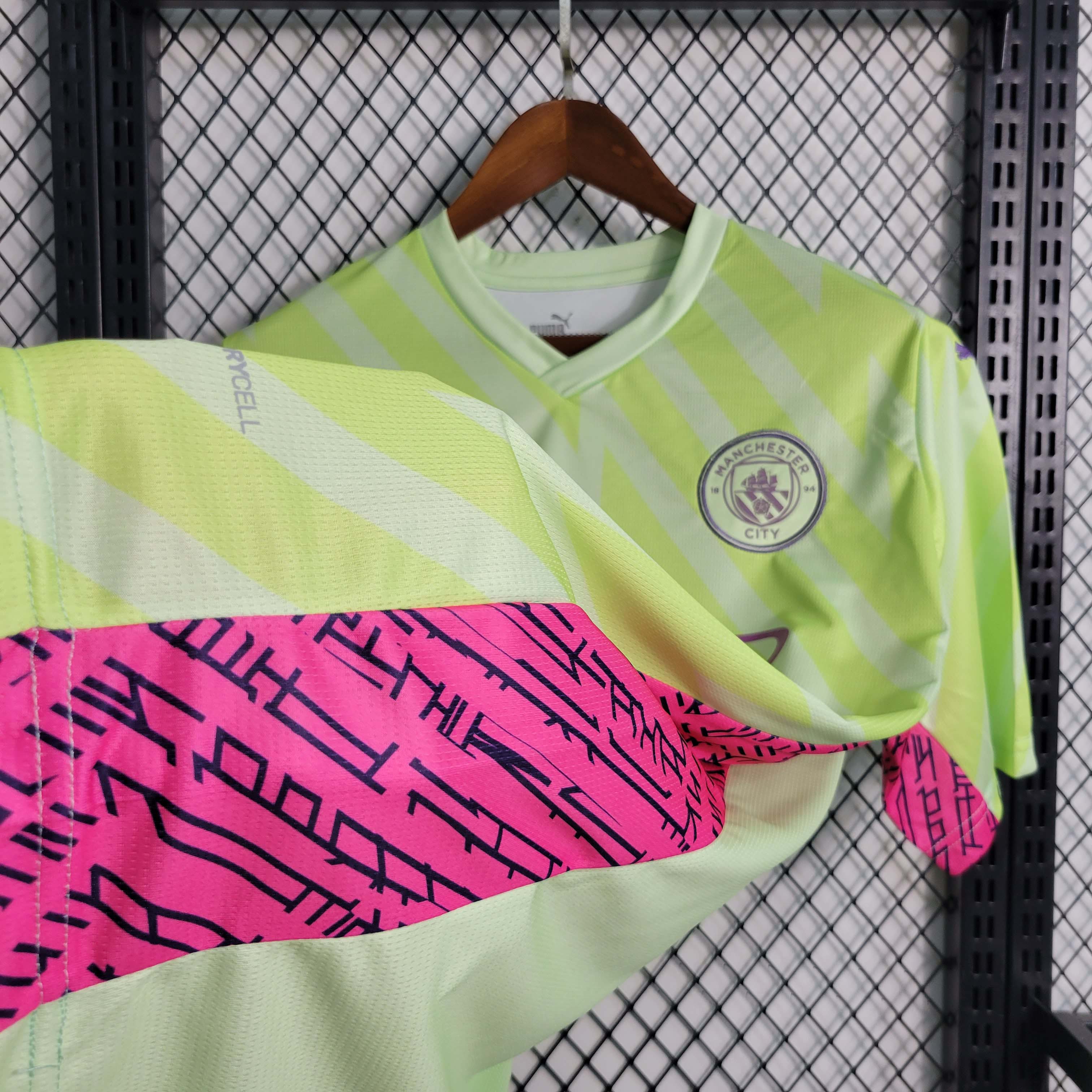 2023/2024 Manchester City Goalkeeper Fluorescent Green Football Shirt 1:1 Thai Quality:football jersey mysite: unitedjerseyfootball 邓江浪:football