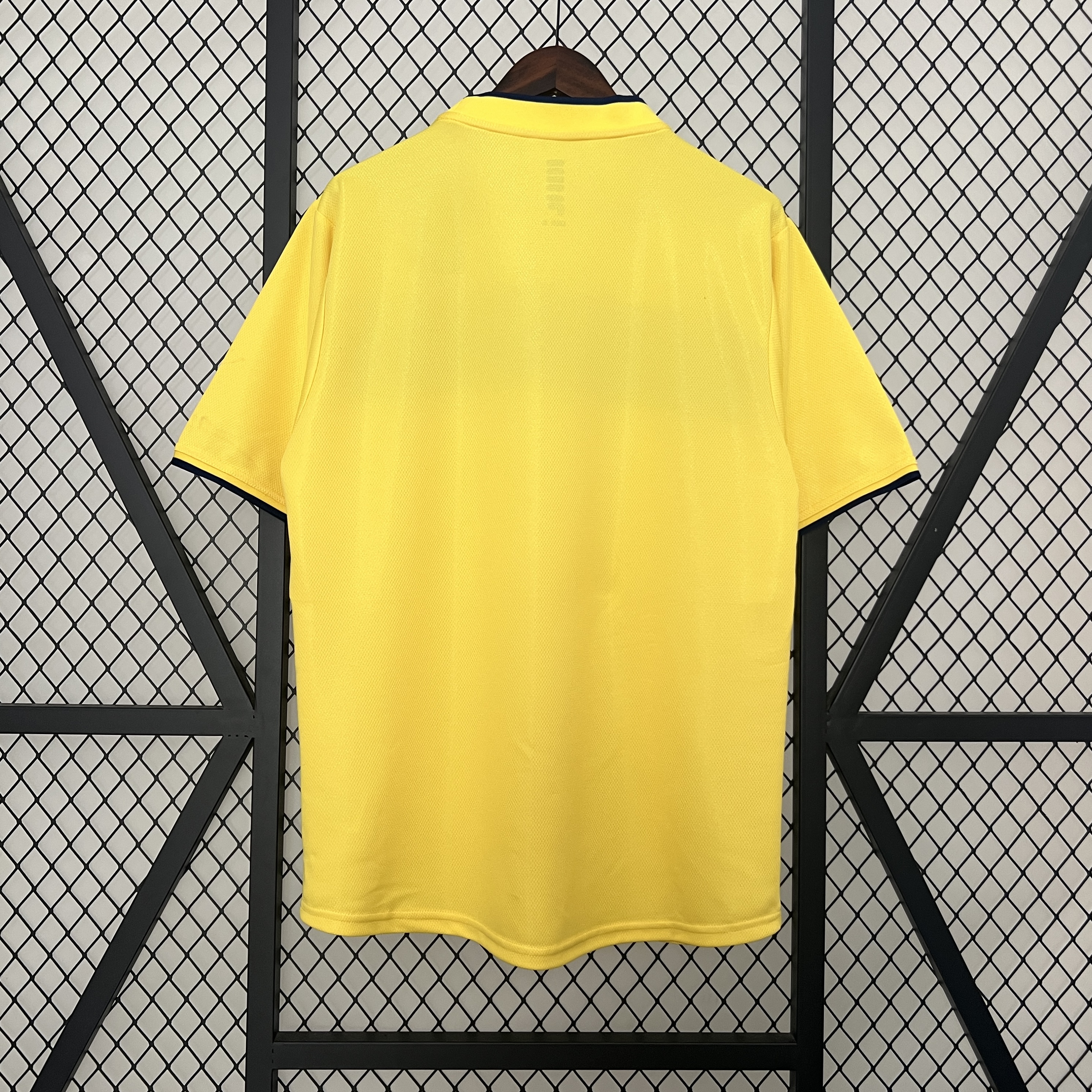 Higojerseys-Retro S-c-o.t l.a-n.d 2002 Away Jersey
