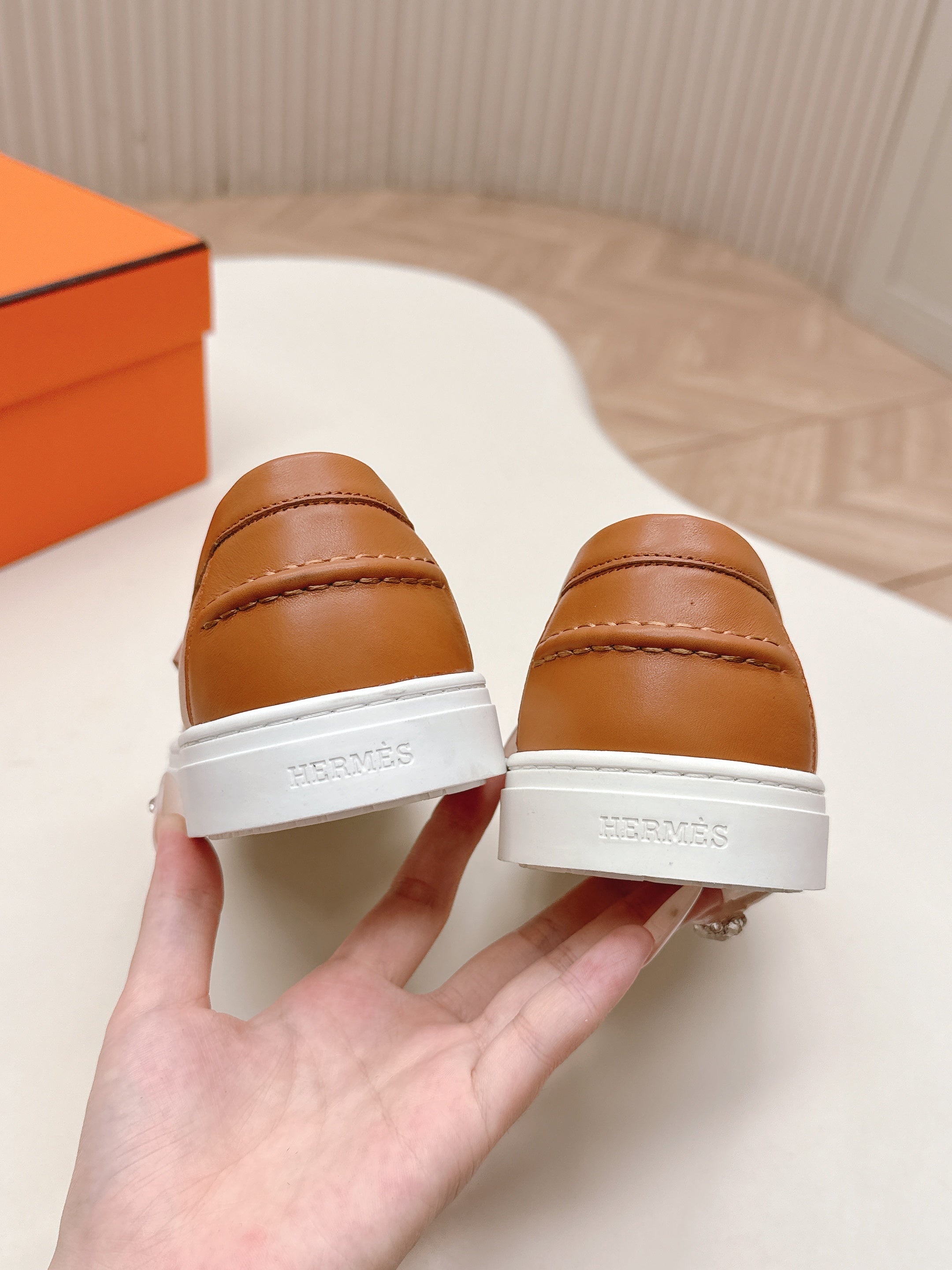 HM 25S SLIP-ON IN BROWN LAMBSKIN、mysite、Cacoeks