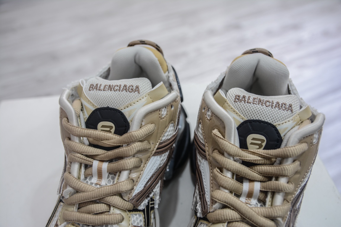 Balenciaga Runner Trainer in Beige Black White、mysite、Cacoeks