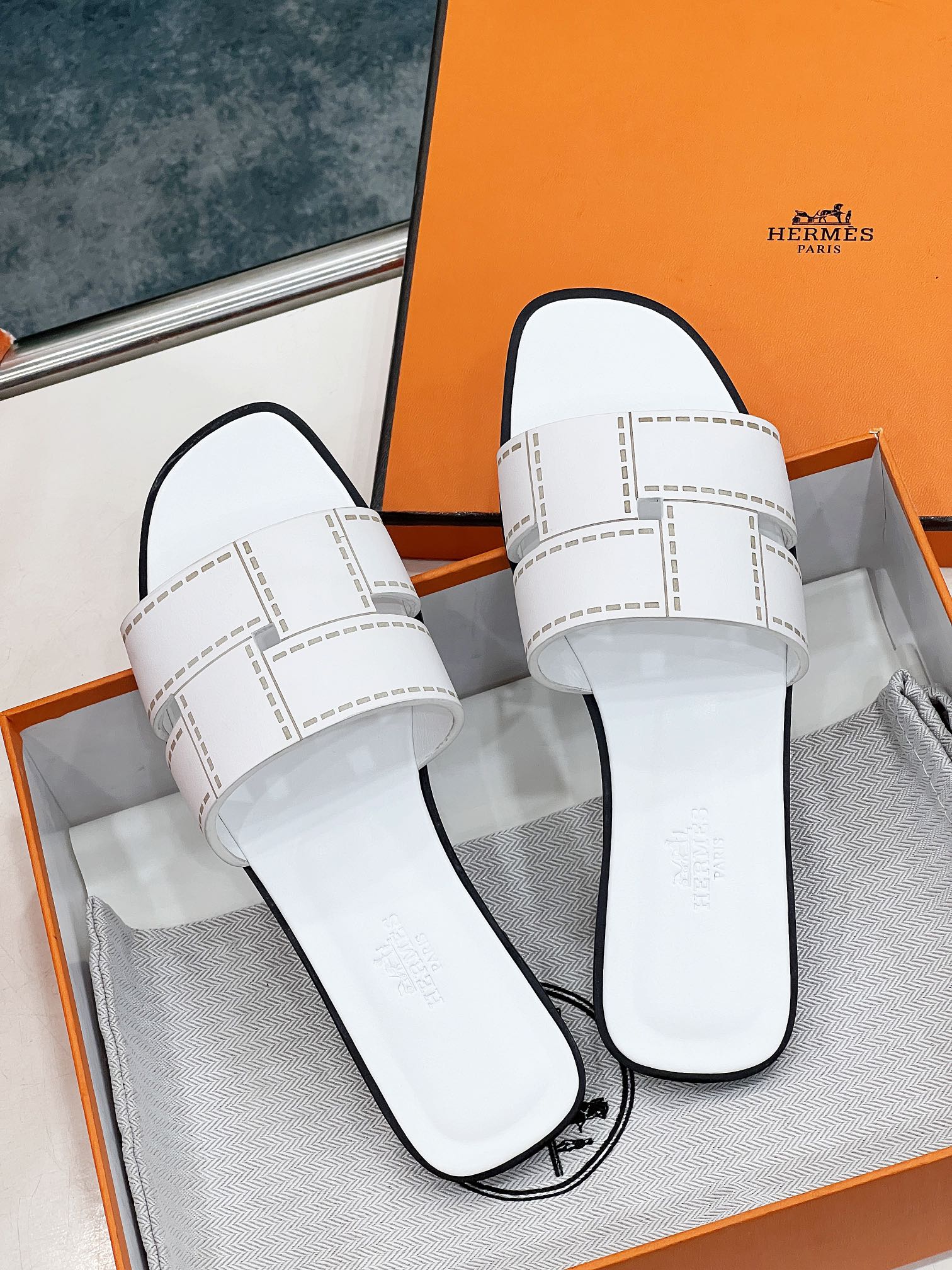 IDIOMA SANDAL IN WHITE CALFSKIN、mysite、Cacoeks