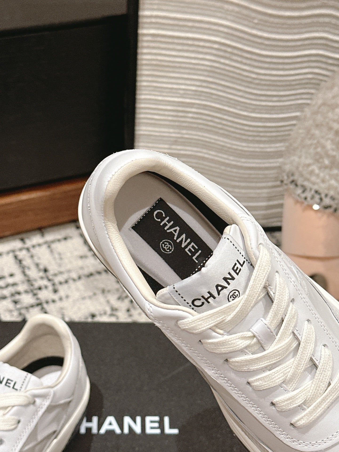 SNEAKER IN WHITE HAND-POLISHED CALFSKIN 977831、mysite、Cacoeks