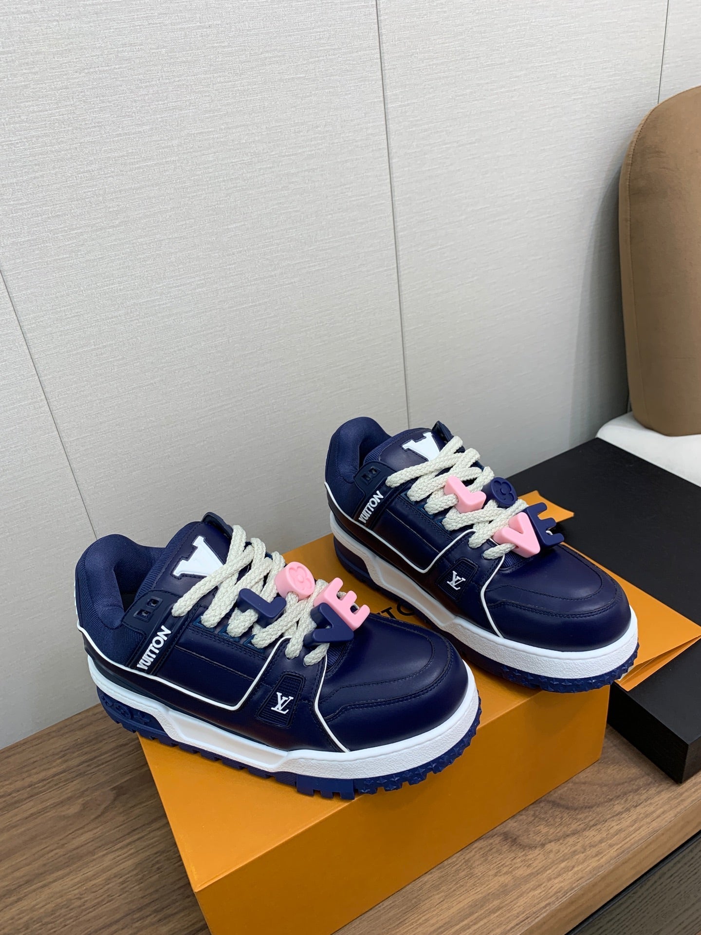 LV WOMEN'S TRAINER IN NAVY BLUE CALFSKIN、mysite、Cacoeks