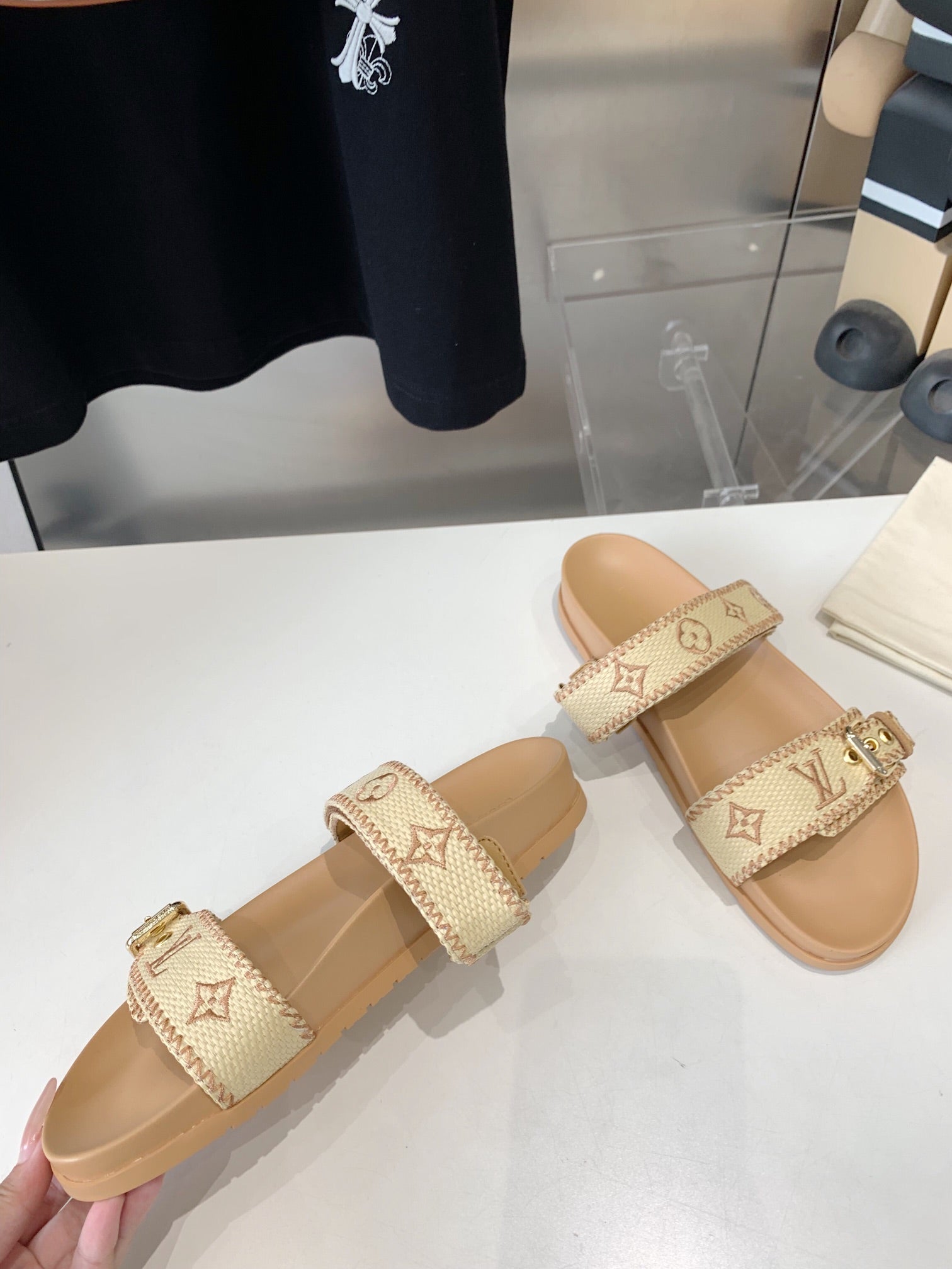 LV WOMEN SUNSET DAD SANDAL IN BEIGE MONOGRAM FABRIC MULE、mysite、Cacoeks
