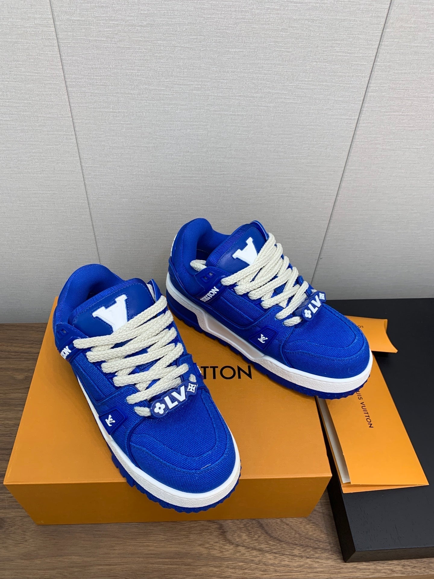 LV WOMEN'S TRAINER IN COBALT BLUE JACQUARD AND CALFSKIN、mysite、Cacoeks