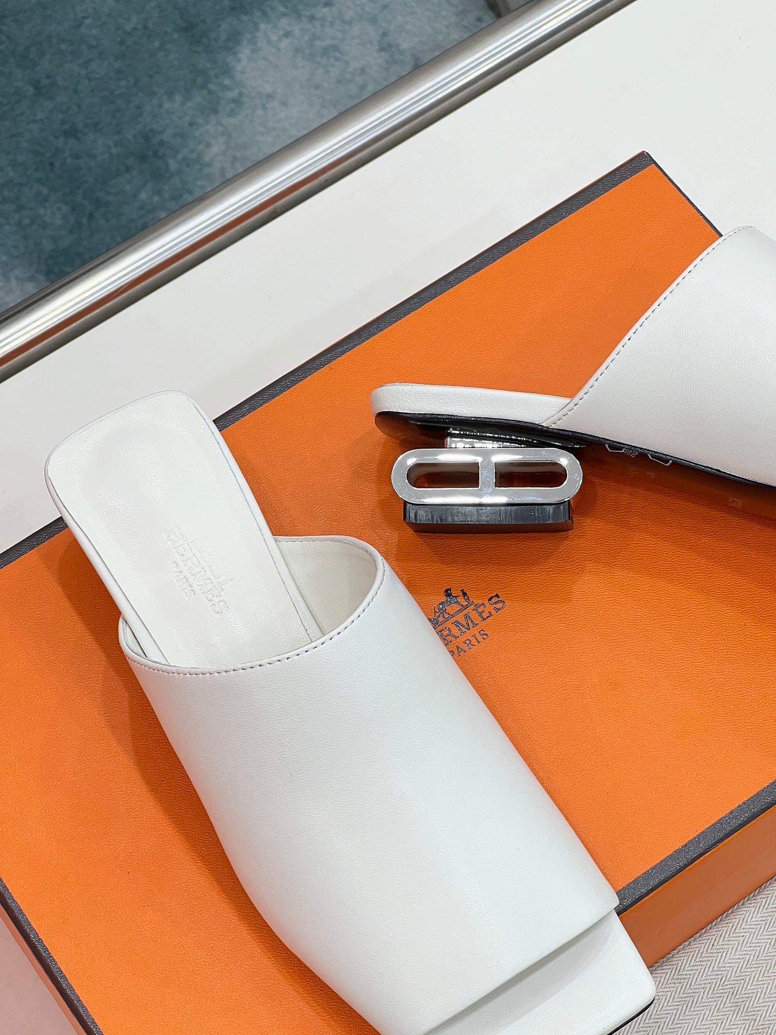 IDOLE SANDAL IN WHITE CALFSKIN、mysite、Cacoeks