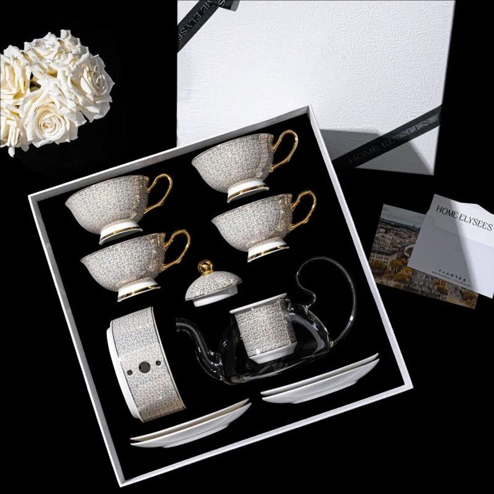 GEEK BAR-https://www.hot-toy.com/