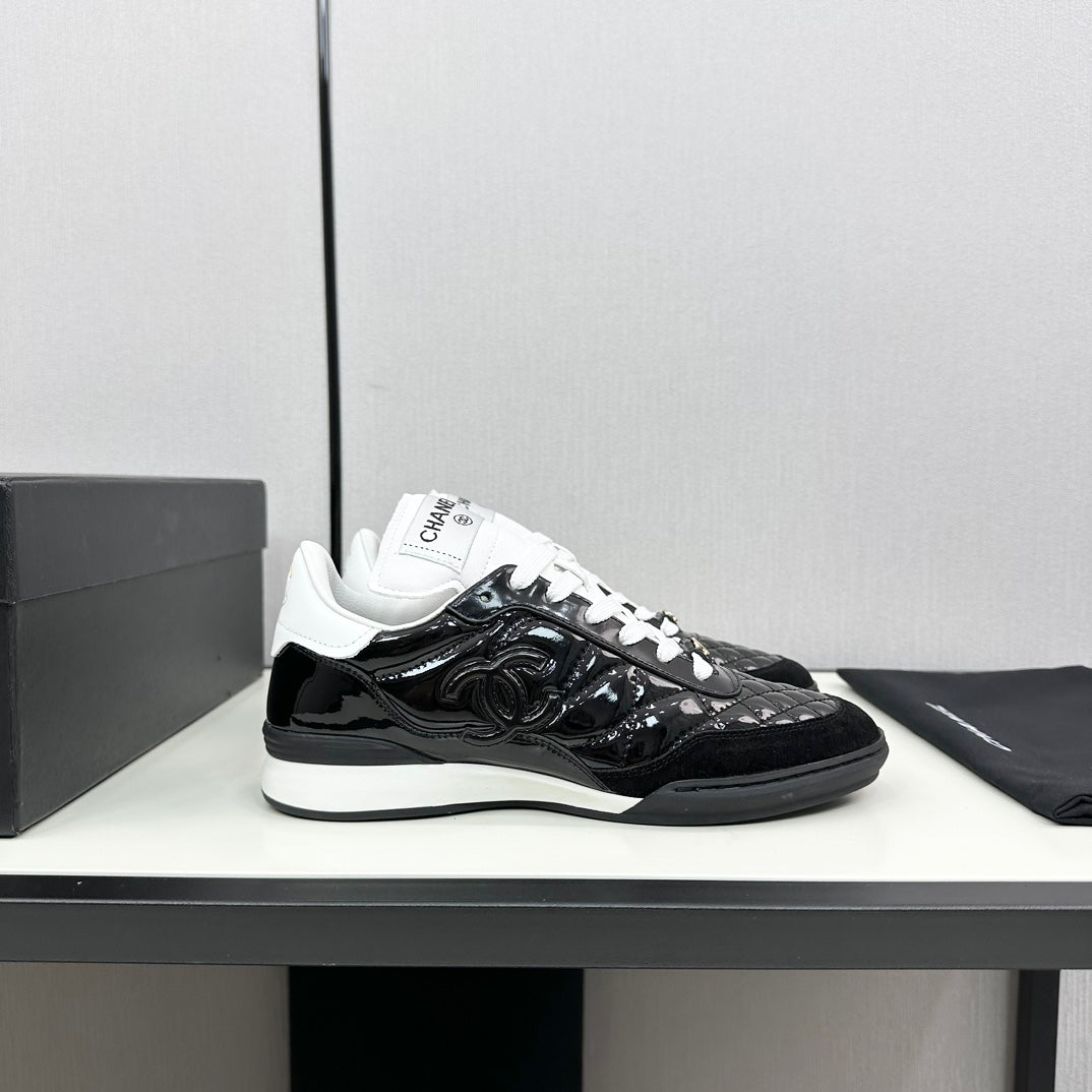 SPORTS SHOES IN GLOSSY BLACK CALFSKIN、mysite、Cacoeks