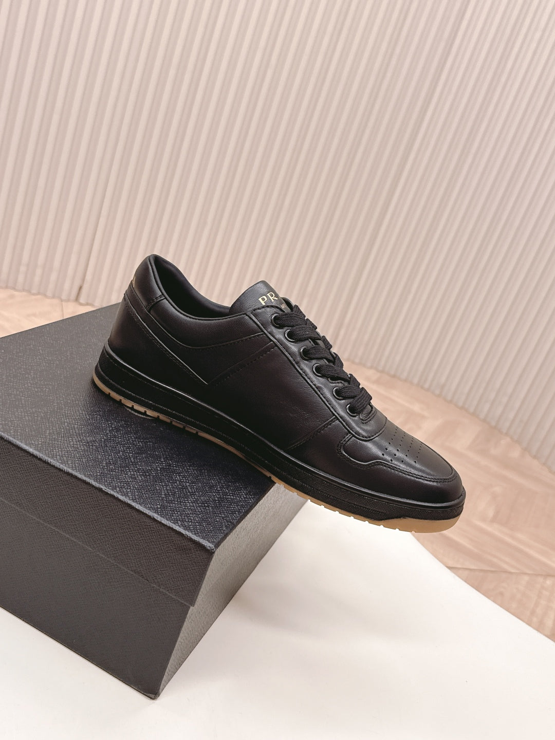 PRADA 25S DOWNTOWN SNEAKERS IN BLACK CALFSKIN、mysite、Cacoeks