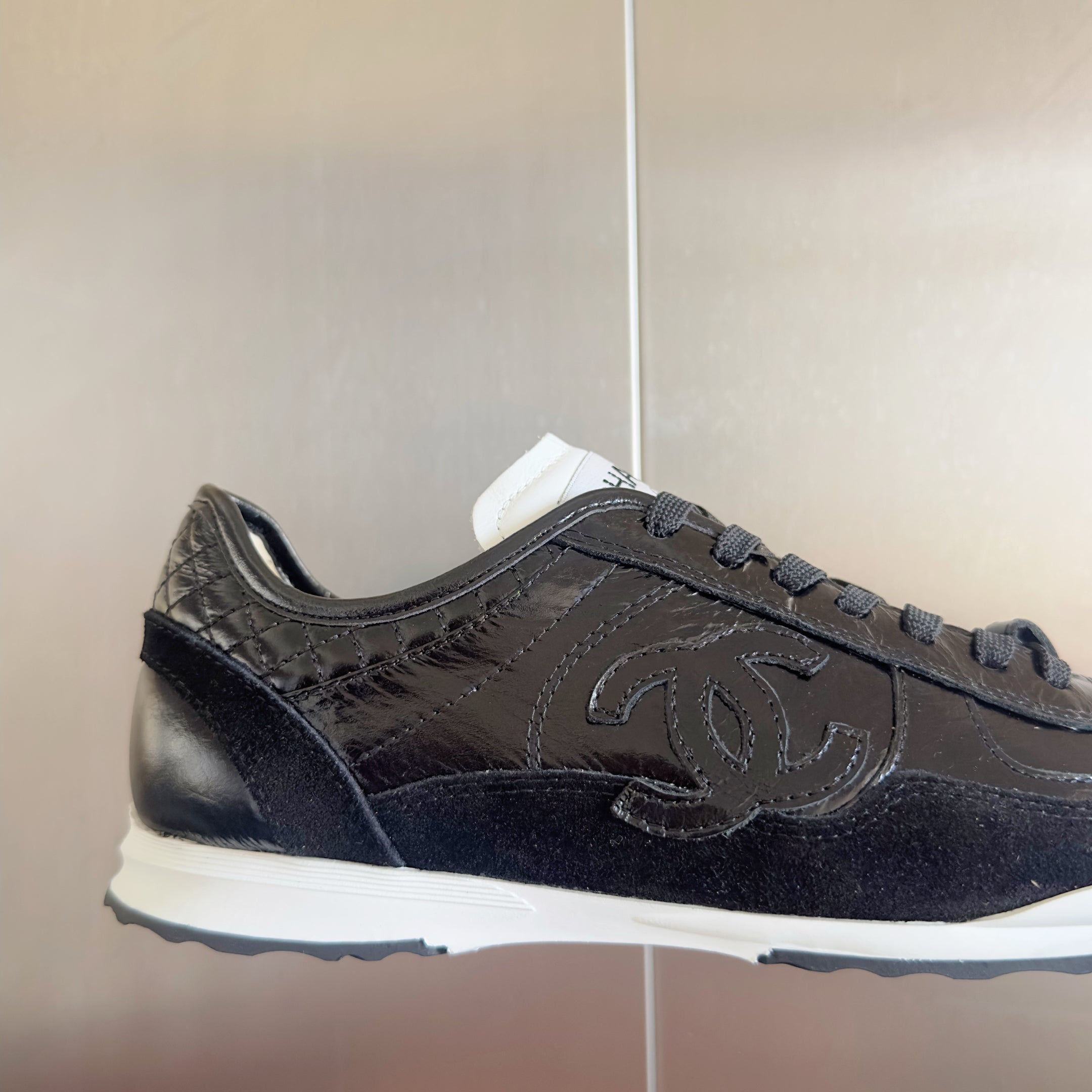 CHANEL 25S SNEAKERS 20MM IN BLACK GLOSSY CALFSKIN、mysite、Cacoeks