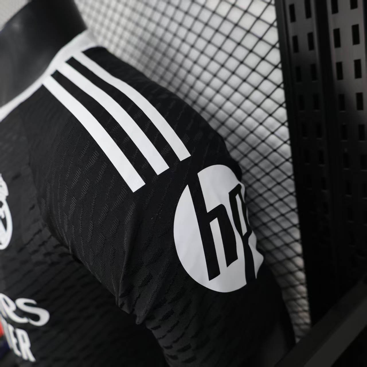 2025/2026 Player Version Real Madrid Goalkeeper Black Football Shirt 1:1 Thai Quality:football jersey mysite: unitedjerseyfootball 邓江浪:football