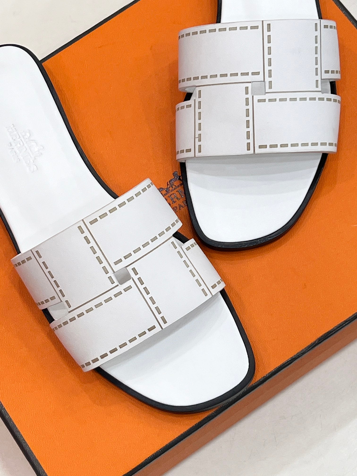 IDIOMA SANDAL IN WHITE CALFSKIN、mysite、Cacoeks