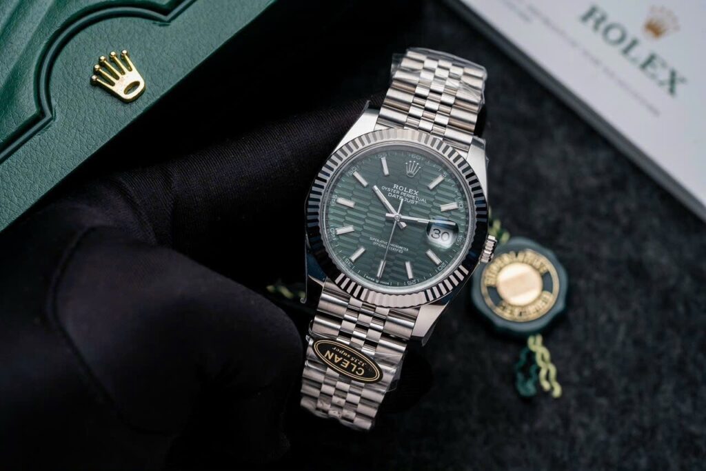 Đồng Hồ Rolex DateJust 126334 Mặt Nếp Gấp Xanh Lá Clean 41mm (1)