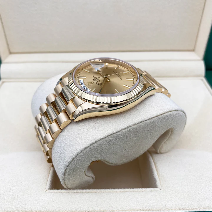 兼职  林炎: luxecystore