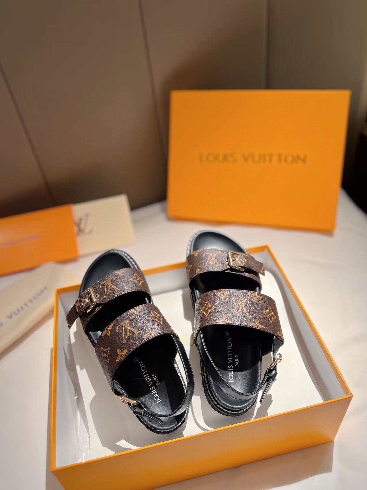 LV GOLD BUCKLE SANDALS IN BROWN MONOGRAM CANVAS、mysite、Cacoeks
