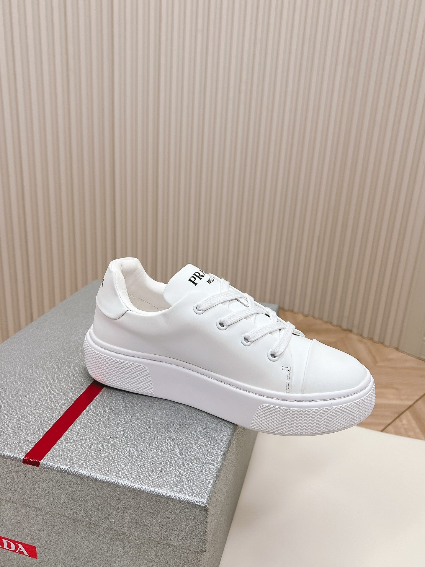 PRA LOGO OUTLET BASIC SNEAKERS WHITE CALFSKIN、mysite、Cacoeks