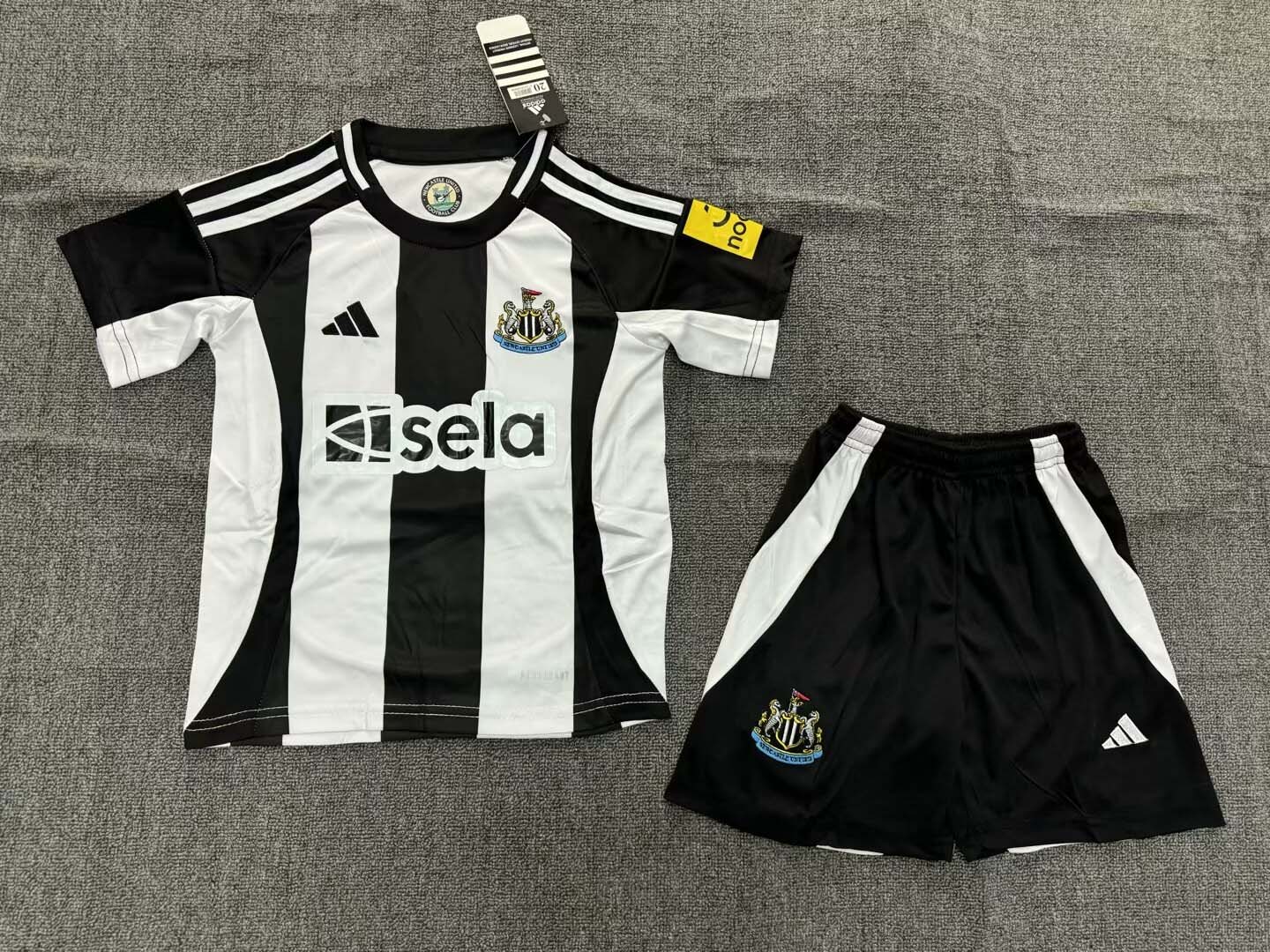 2024/2025 Newcastle United Home Football Jersey Shirt 1:1 Thai Quality Kids Size:football jersey mysite: unitedjerseyfootball 邓江浪:football