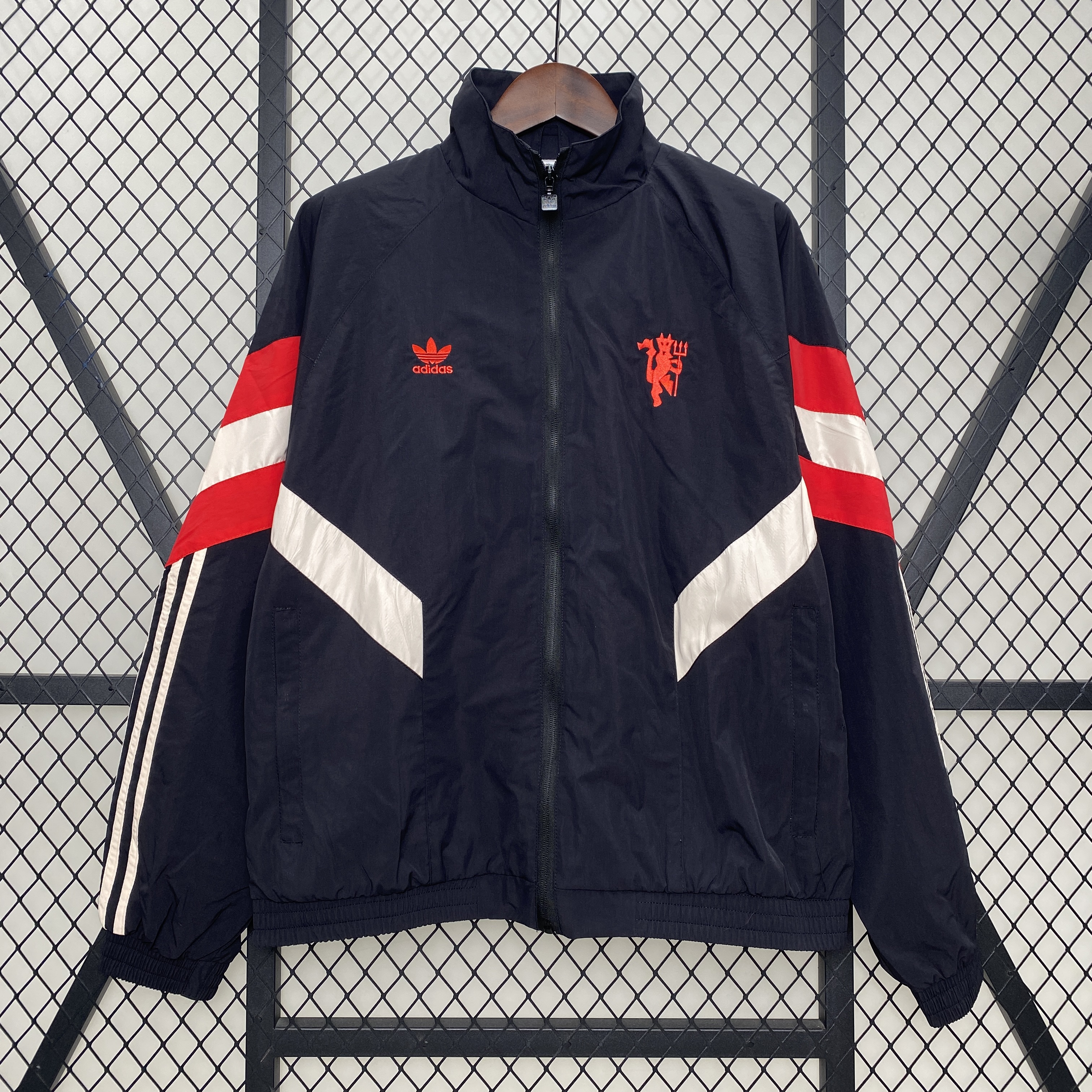 ManixJersey.com | Manchester United 24-25 Throwback Windbreaker Jacket - Deep Blue -Customize Name, Number and Patch | Worldwide Shipping