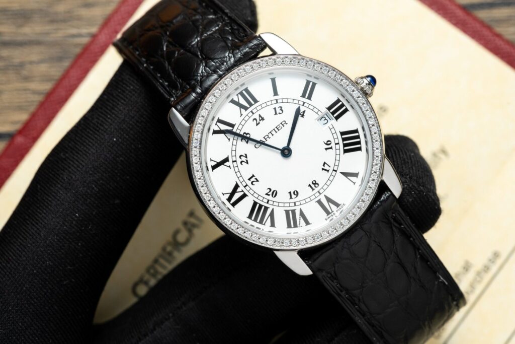 Đồng Hồ Cartier Ronde Độ Kim Cương Thiên Nhiên Nữ 36mm (8)