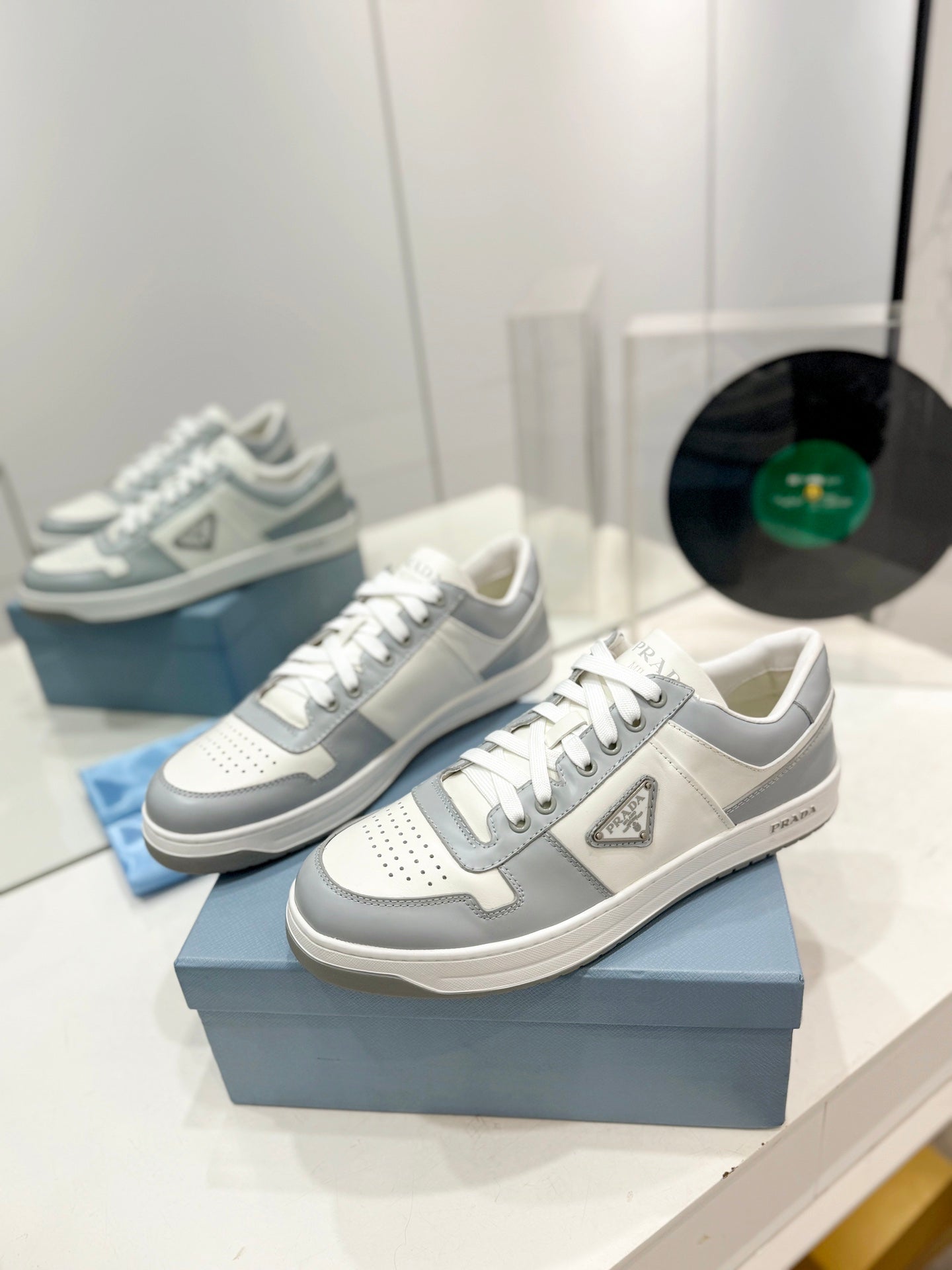 PRA DOWNTOWN PERFORATED SNEAKERS WHITE AND GRAY CALFSKIN、mysite、Cacoeks