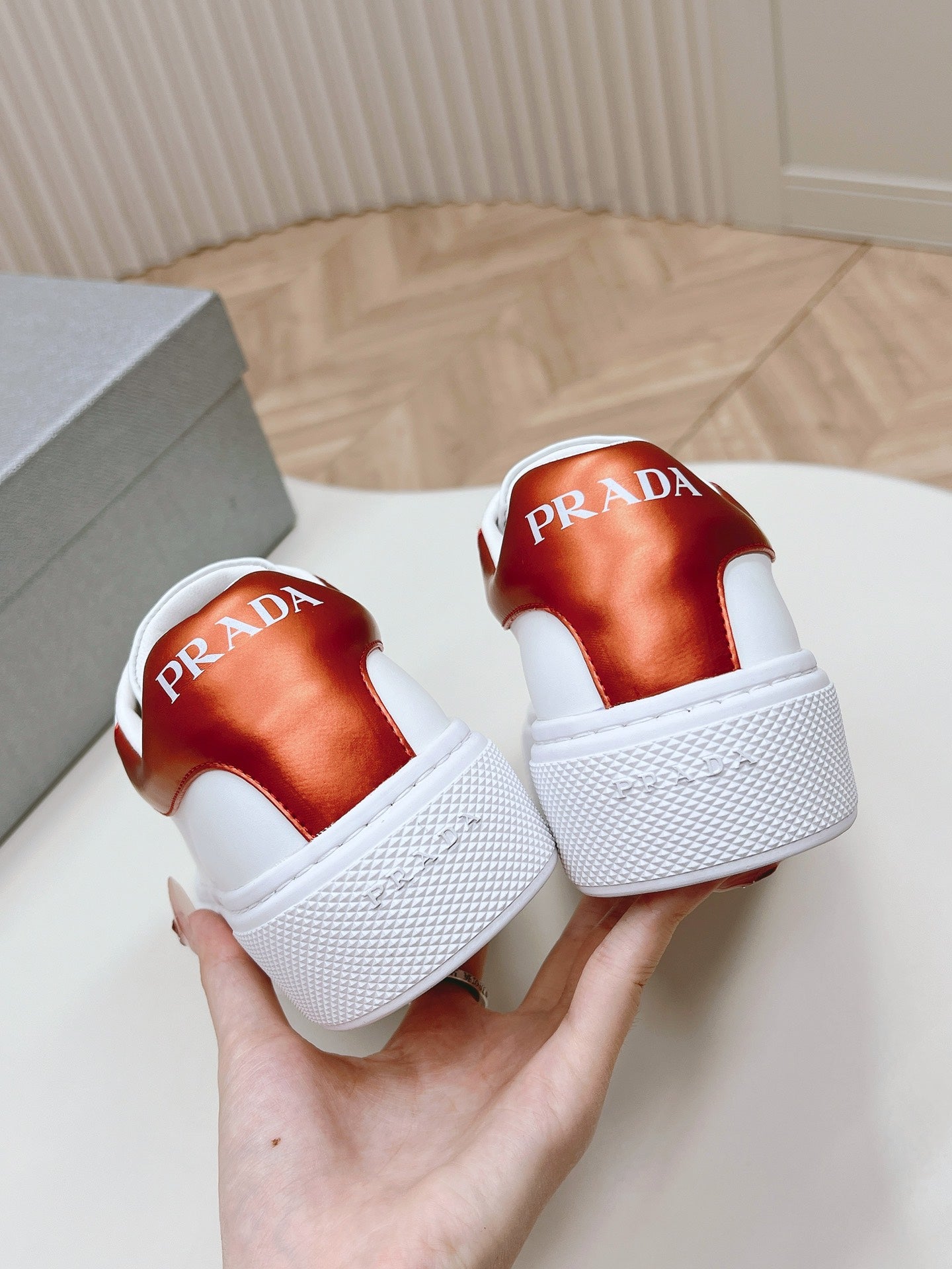 PRA RETRO SNEAKERS WHITE AND CRIMSON CALFSKIN、mysite、Cacoeks