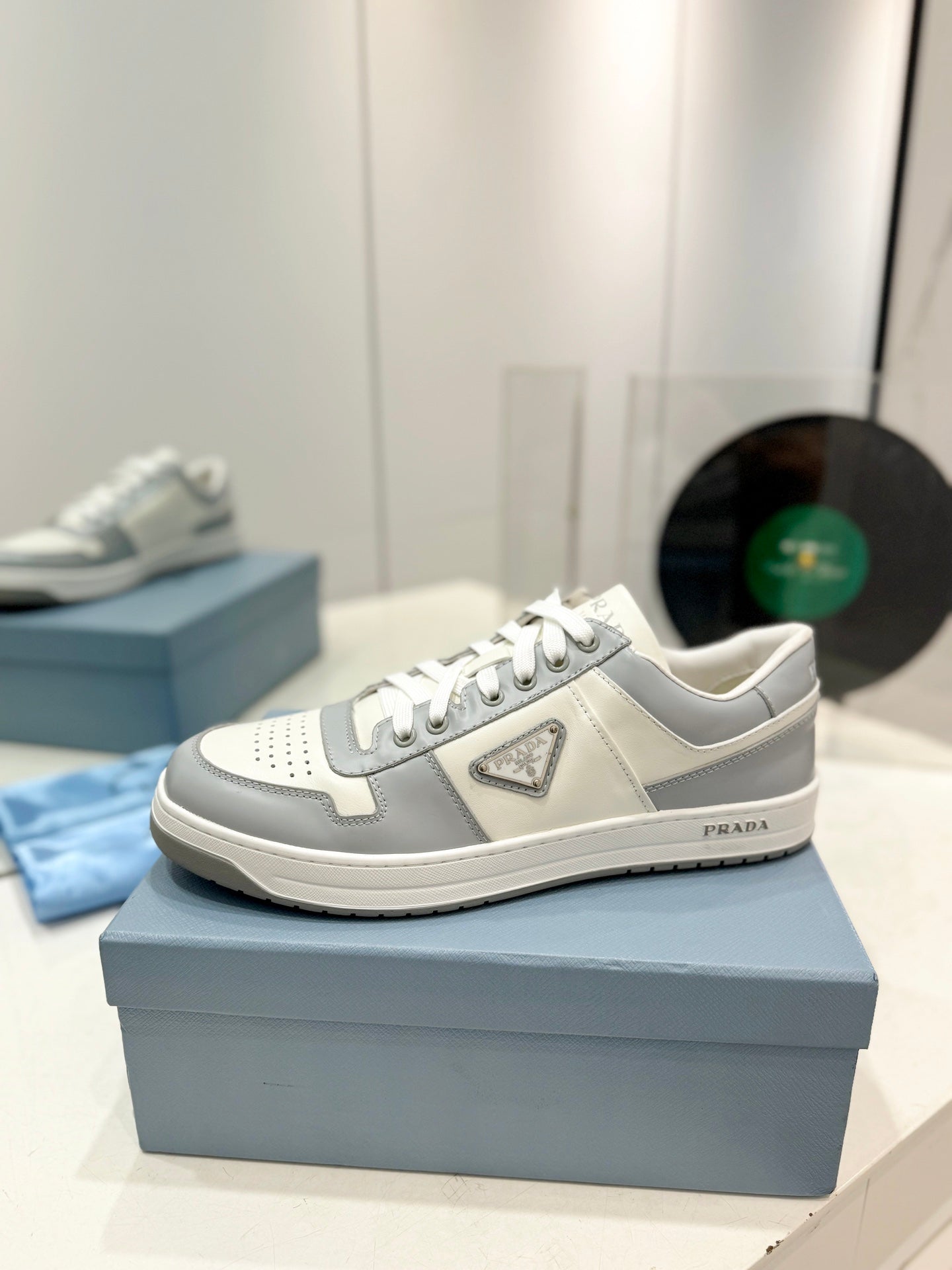 PRA DOWNTOWN PERFORATED SNEAKERS WHITE AND GRAY CALFSKIN、mysite、Cacoeks