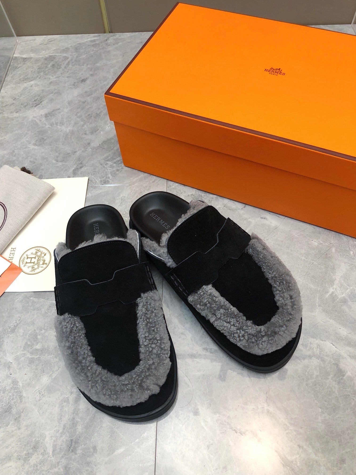 GO MULE IN BLACK SUEDE ATTACH LIGHT GRAY FLEECE、mysite、Cacoeks