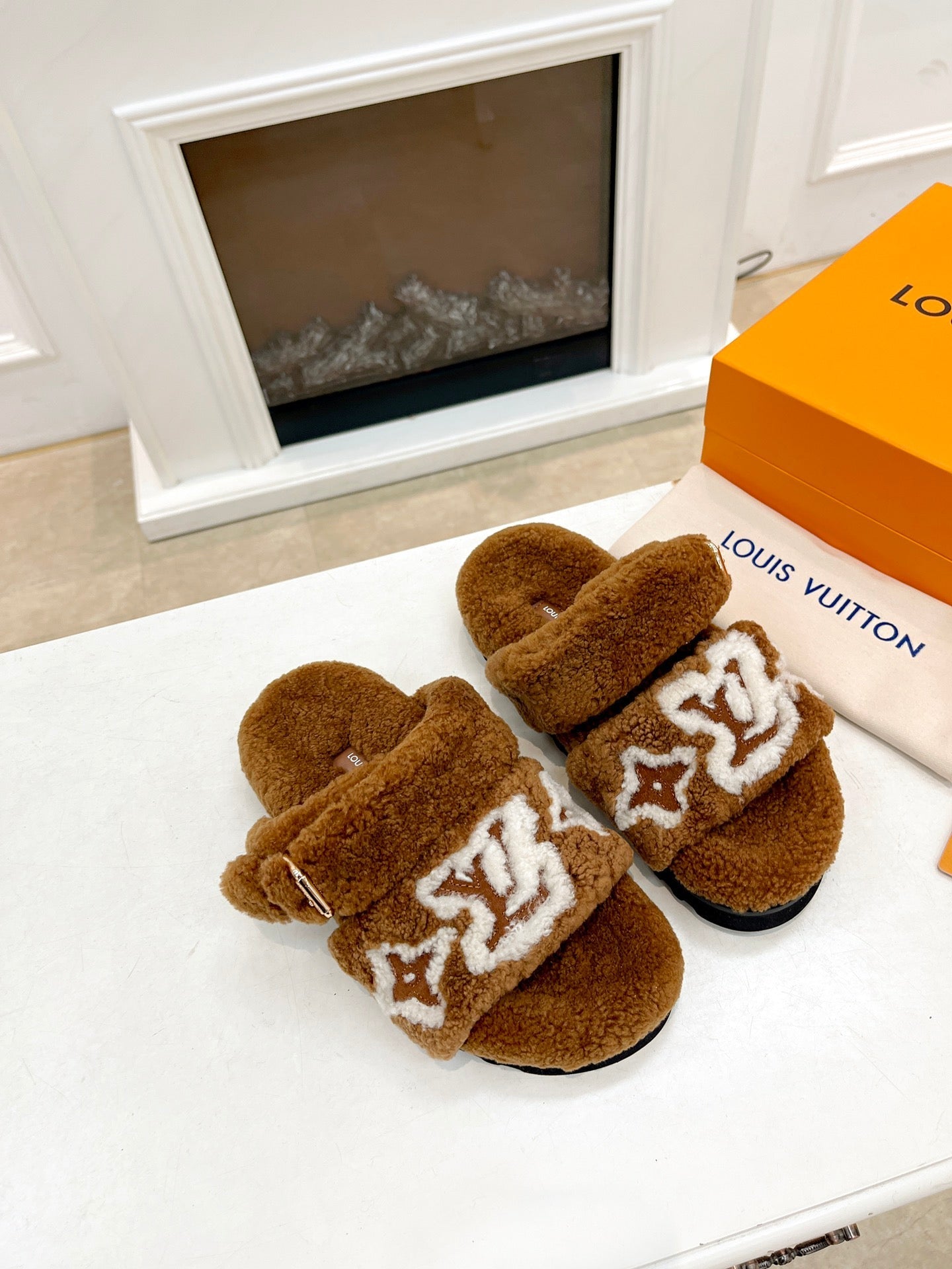 DAD SANDAL MULE IN CARAMEL BROWN MIX WHITE FLEECE、mysite、Cacoeks