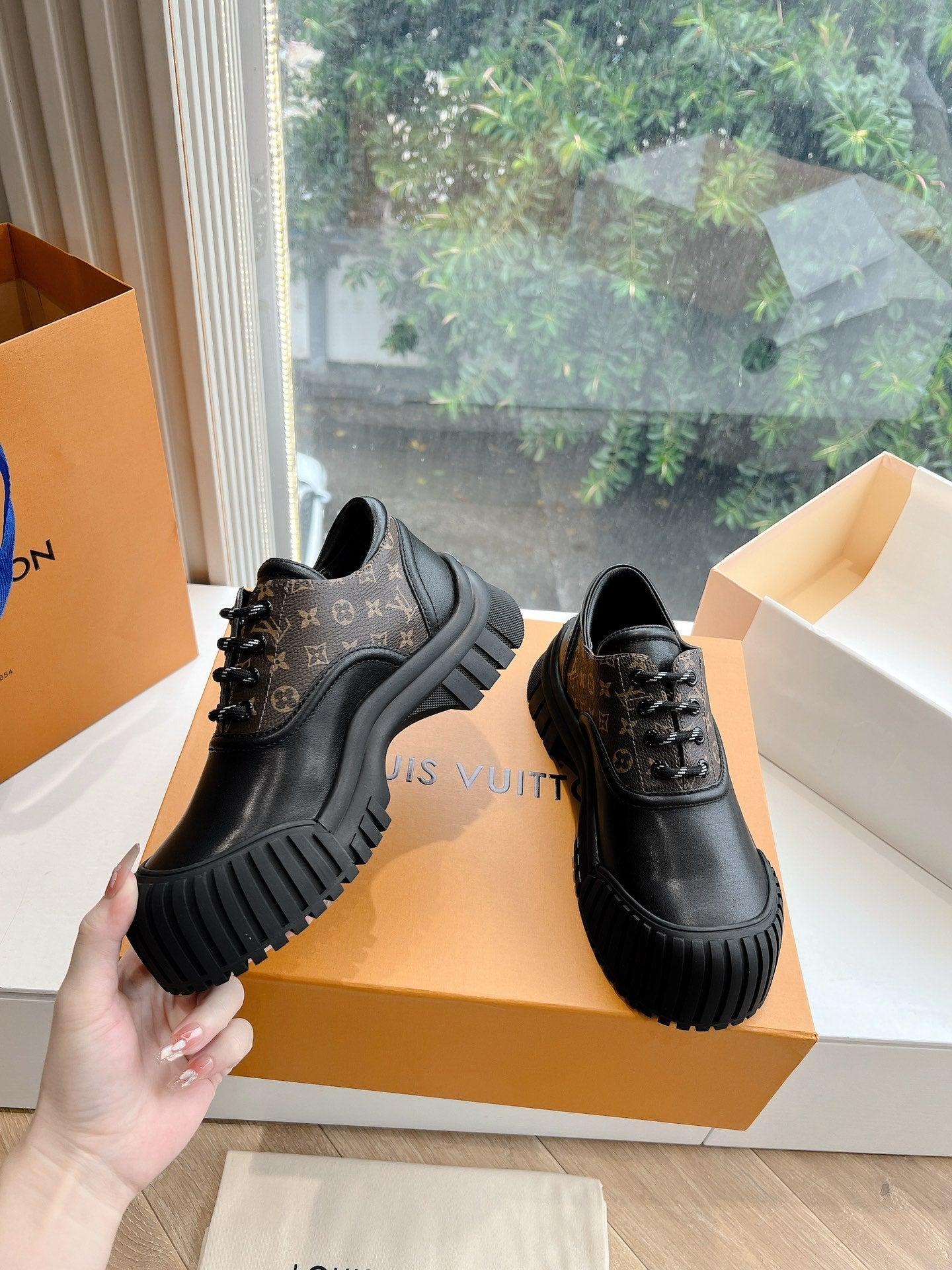 LV ARCHLIGHT SKATE SNEAKER IN BLACK MIX CHOCOLATE BROWN MONOGRAM CALFSKIN、mysite、Cacoeks