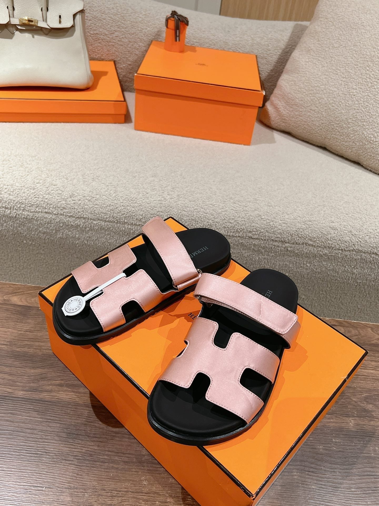 CHYPRE SANDAL BLACK MIX PASTEL PINK CALFSKIN、mysite、Cacoeks